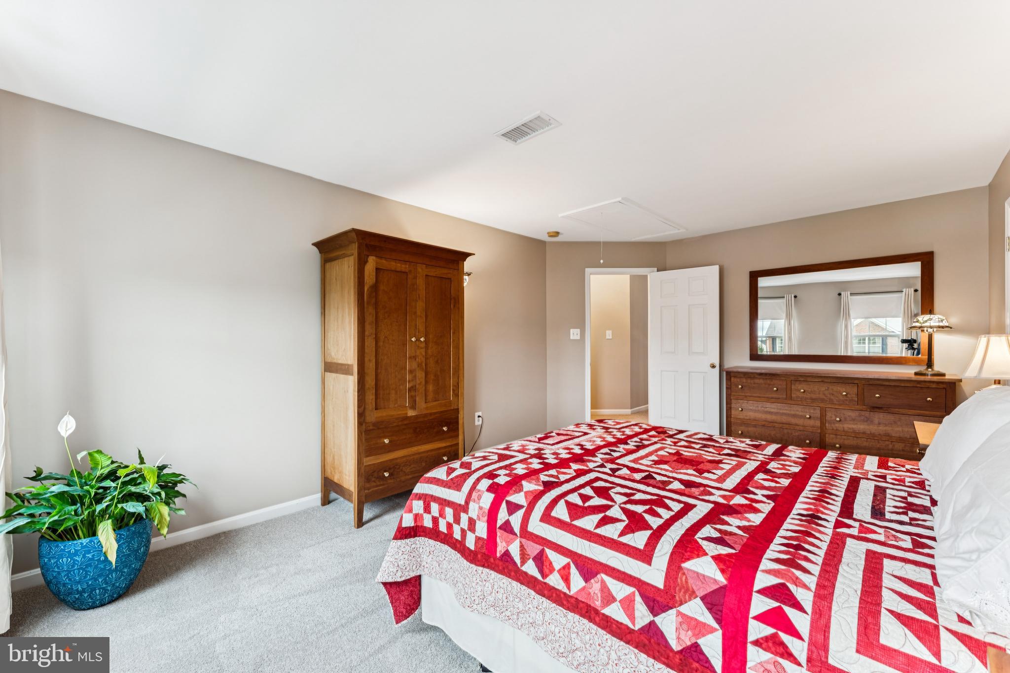 KINGS CROSSING - Residential