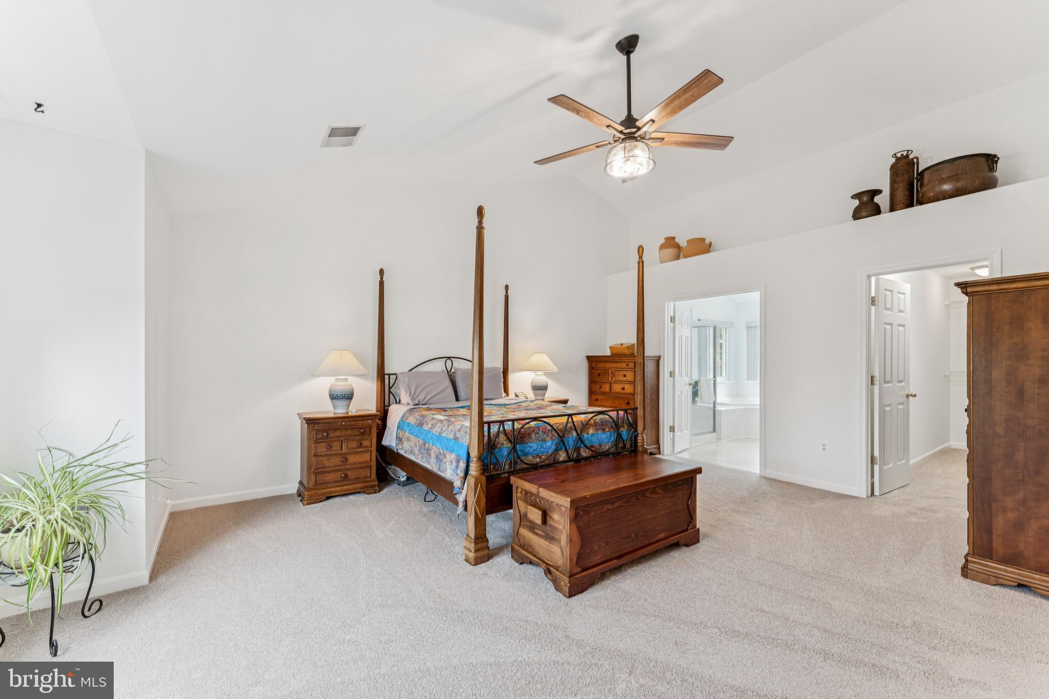 KINGS CROSSING - Residential