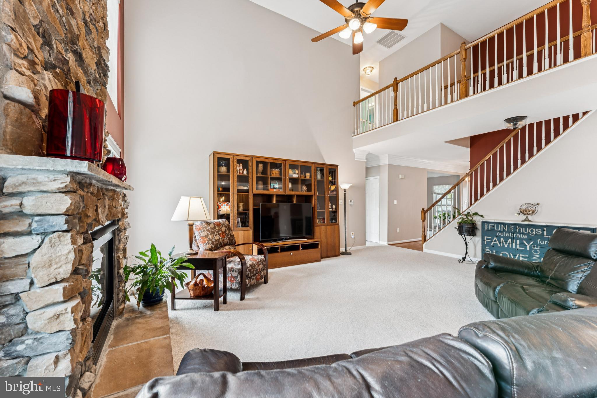 KINGS CROSSING - Residential