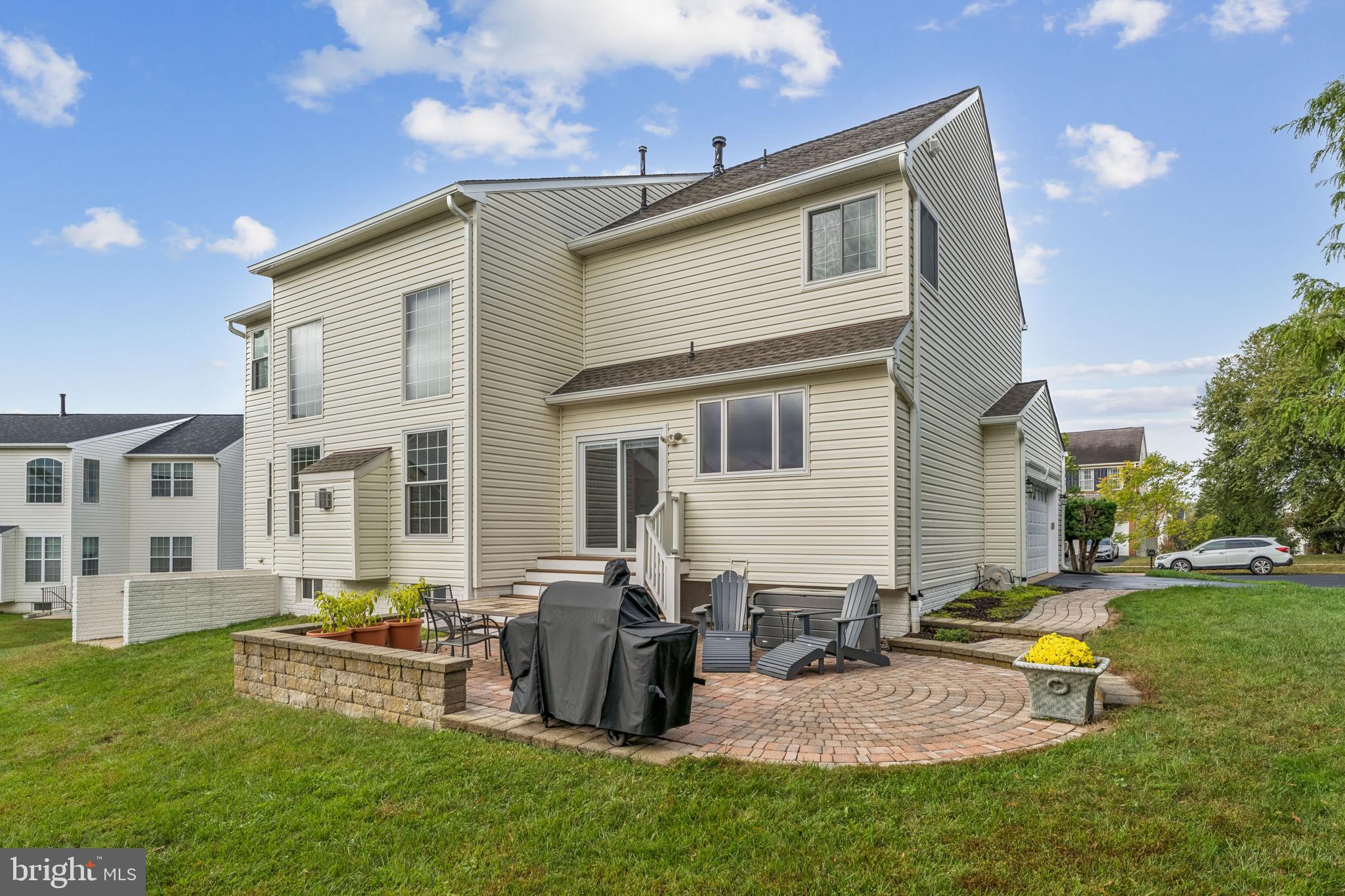 KINGS CROSSING - Residential