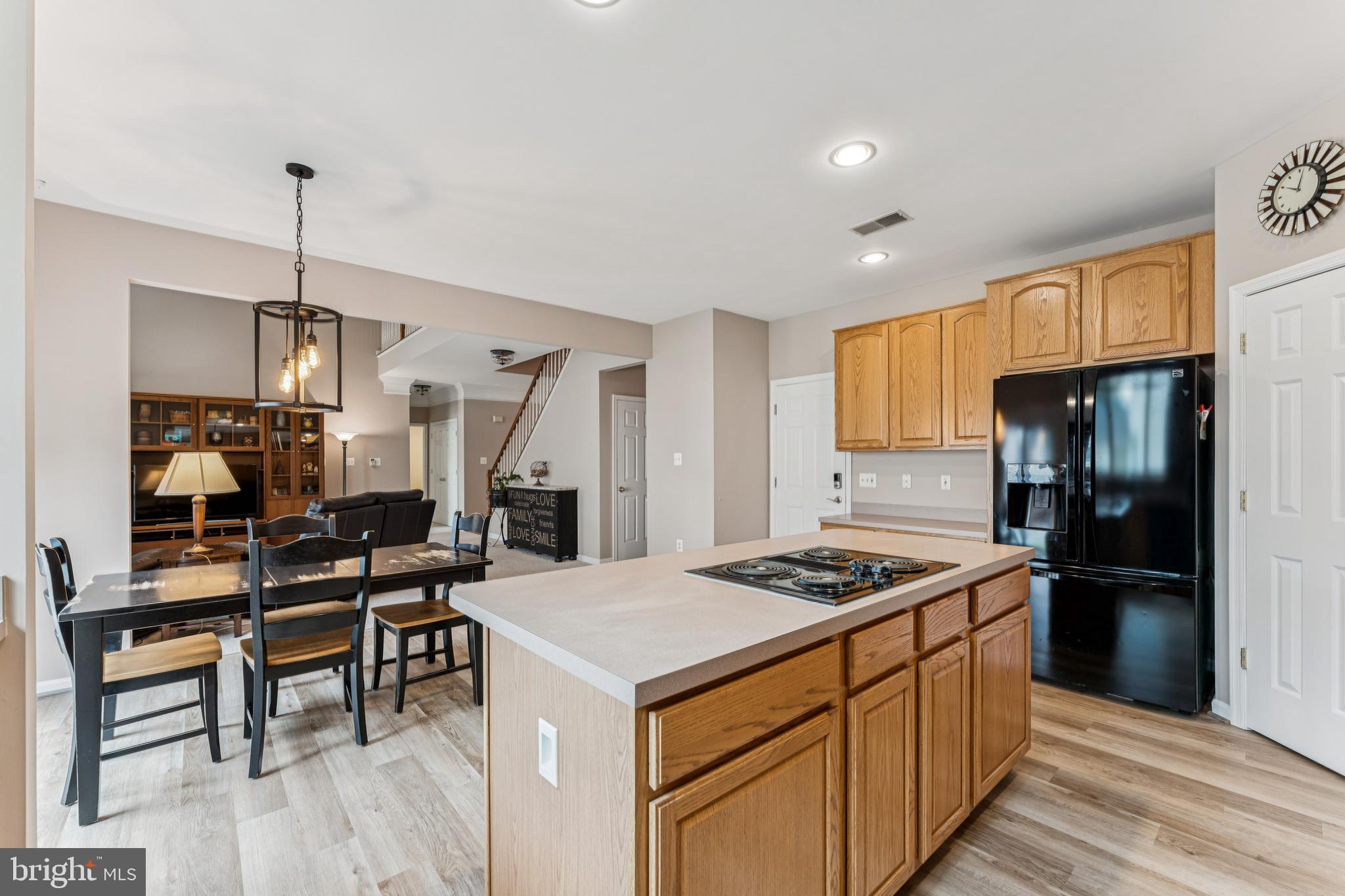 KINGS CROSSING - Residential