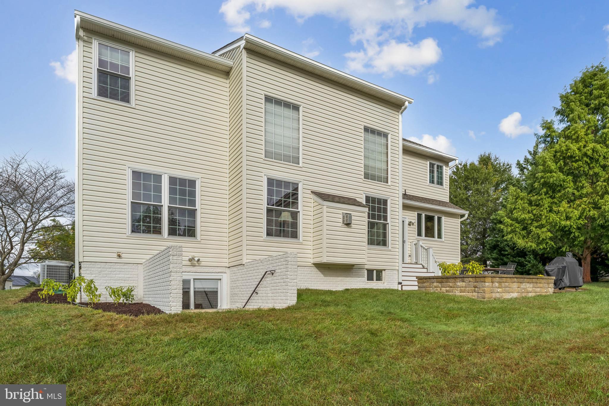 KINGS CROSSING - Residential