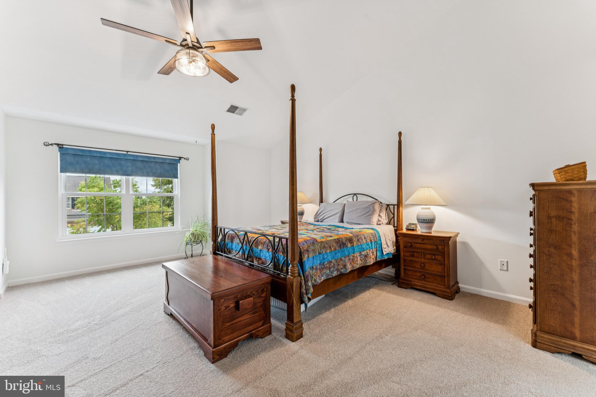 KINGS CROSSING - Residential