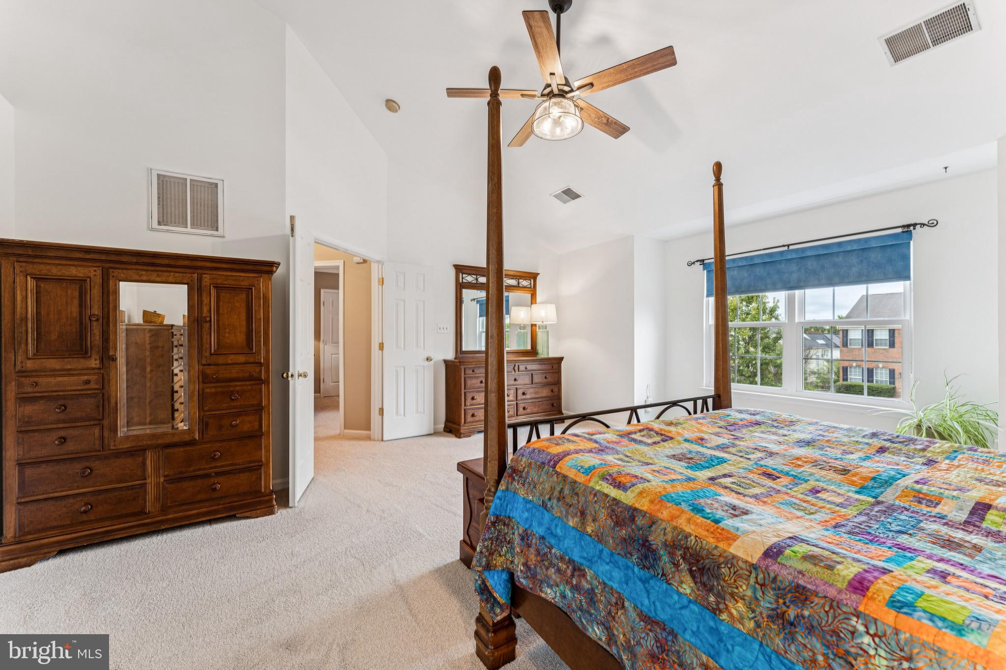 KINGS CROSSING - Residential