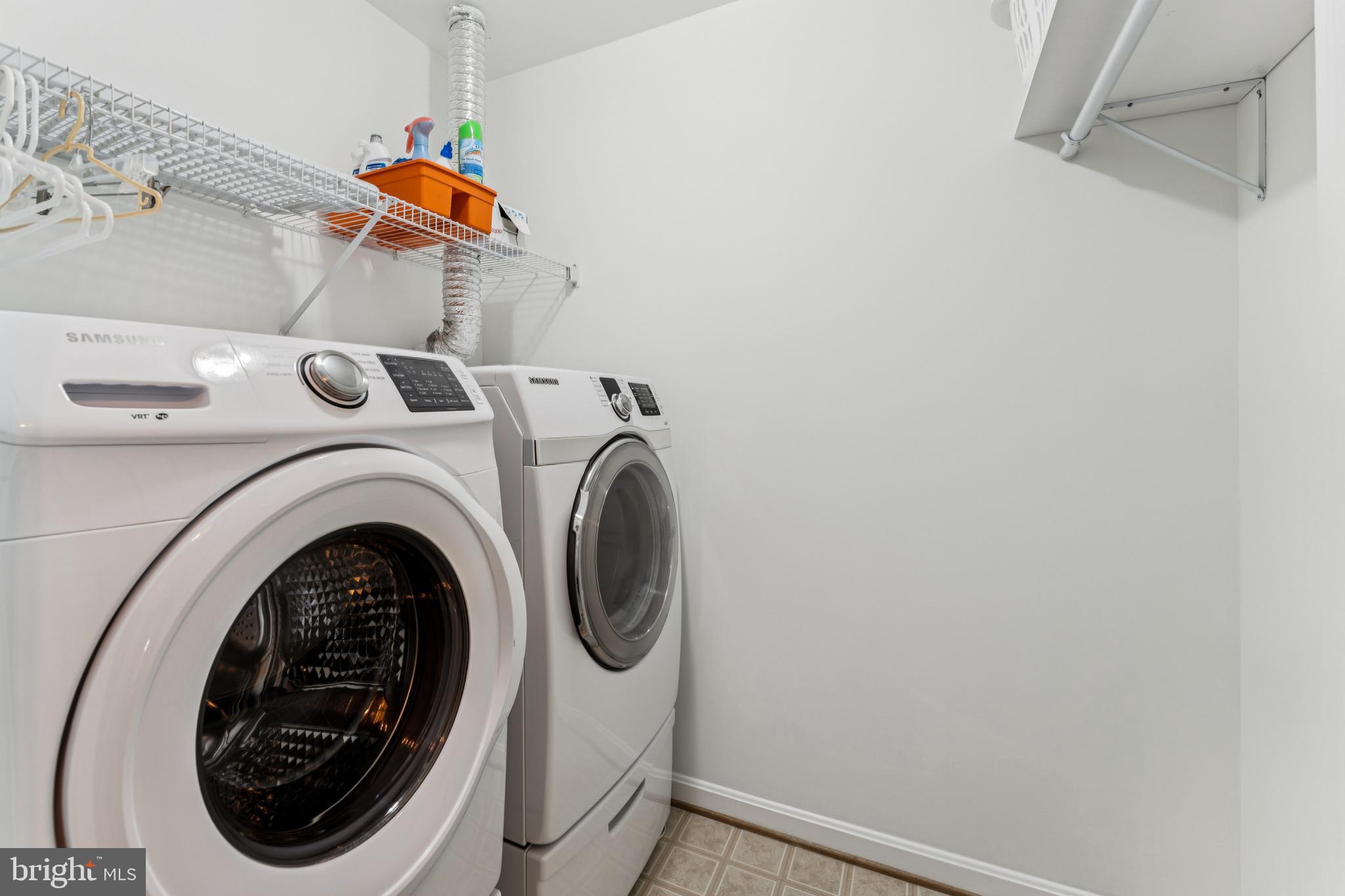 KINGS CROSSING - Residential