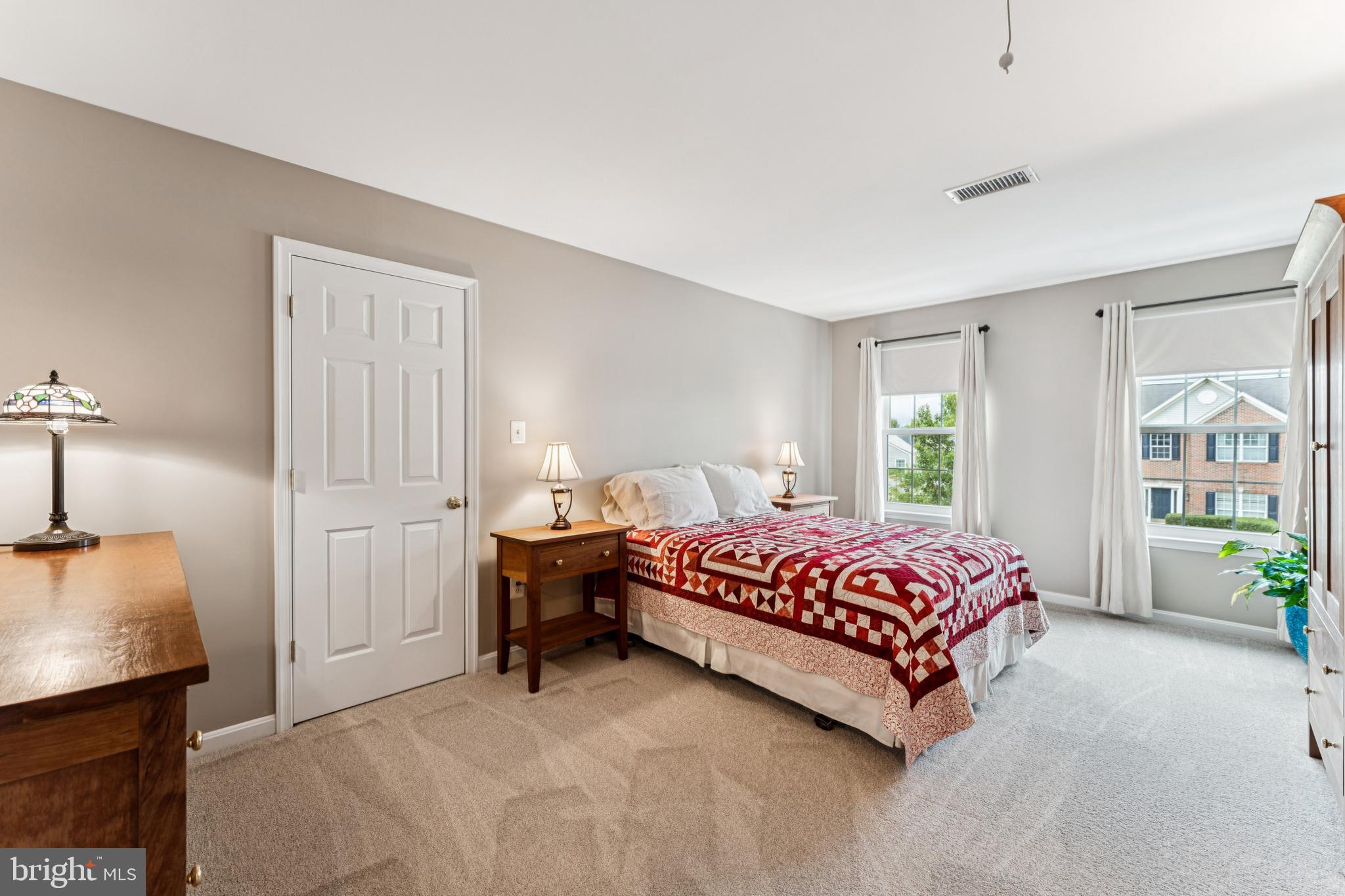 KINGS CROSSING - Residential