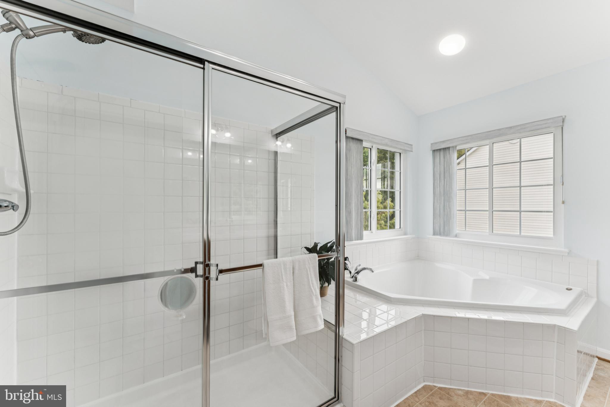 KINGS CROSSING - Residential