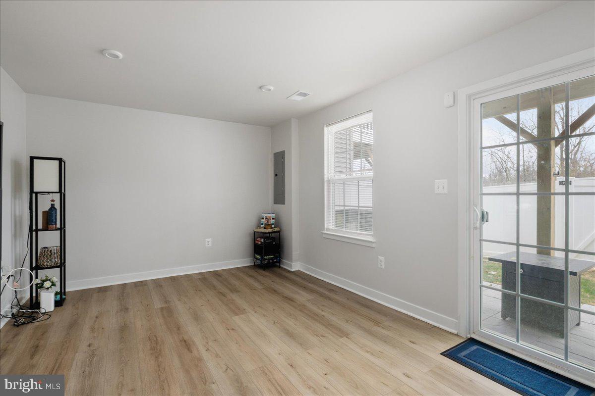 MADISON STATION - Residential