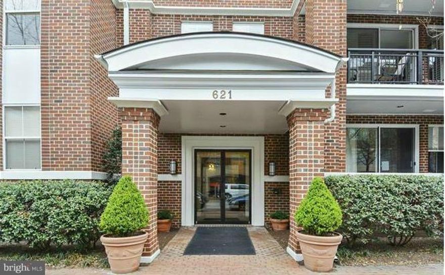 RARELY AVAILABLE UNIT IN PORTNER HOUSE! This 2BR/1.5BA condo is the epitome of easy living. Directly across the street from Traders Joe's+Starbucks,1 blk to Harris Teeter, 3 blks to jog/bike/walk trails & the peaceful waterfront of Old Town & short distance to main King St. for endless shop/dine opportunities! Gourmet KIT off LR/DR combo w/gas fireplace. Outdoor patio+1 underground parking space.