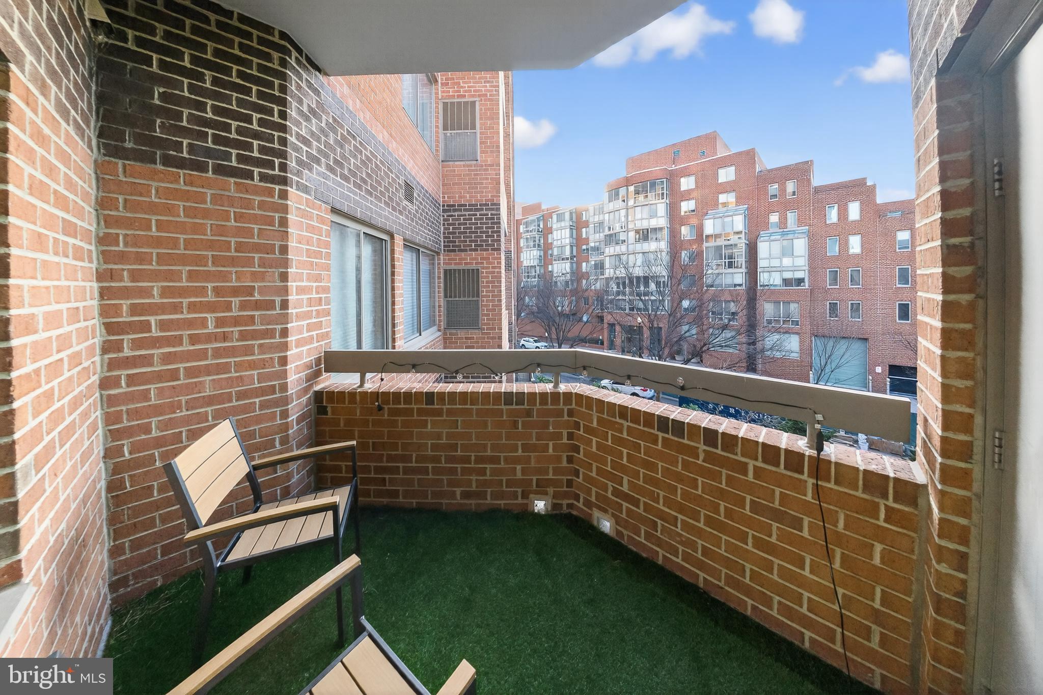 BALLSTON PARK - Residential Lease