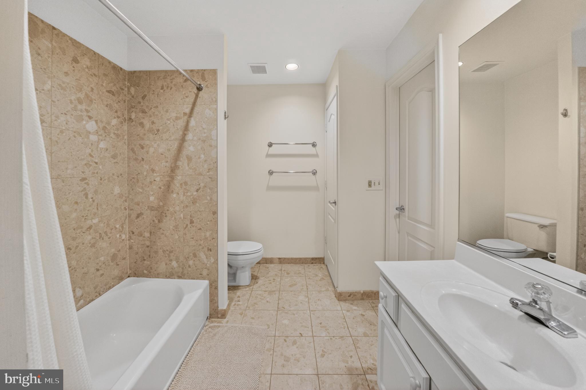 BALLSTON PARK - Residential Lease