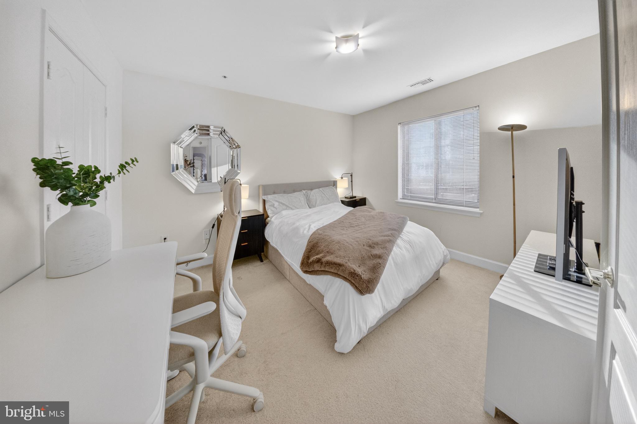 BALLSTON PARK - Residential Lease