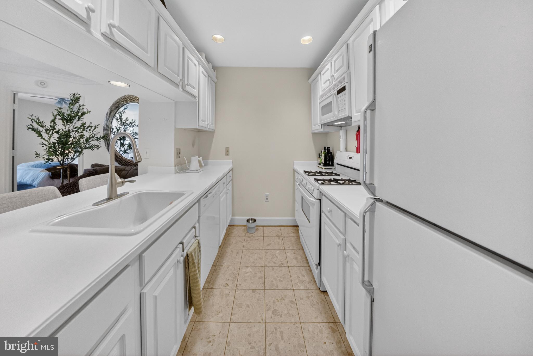 1050 N STUART STREET N 329