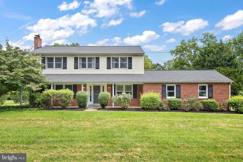 Photo of 98 Husbands Drive, WILMINGTON, DE 19803 (MLS # DENC2088092)