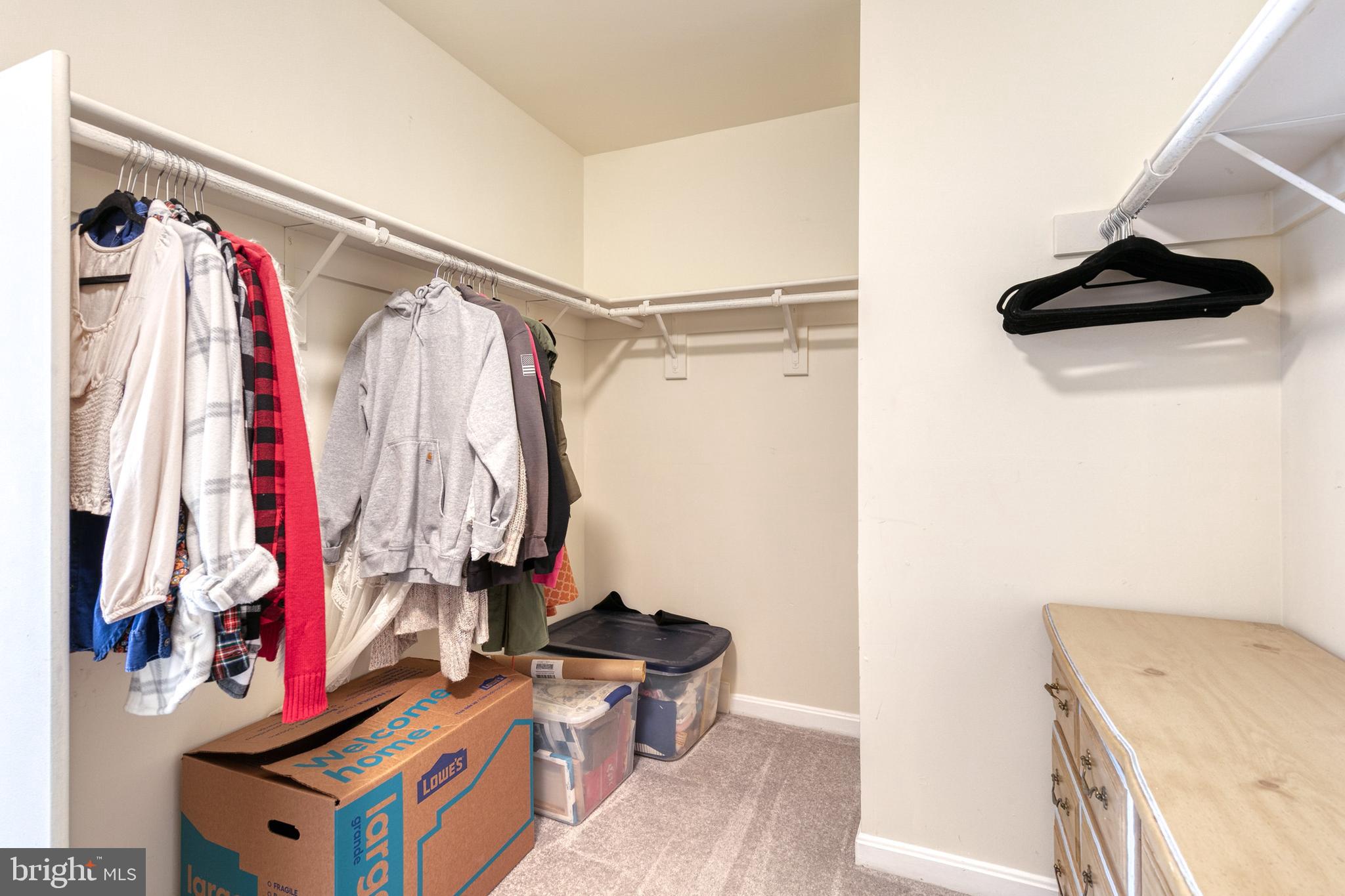 SEVEN OAKS - Residential