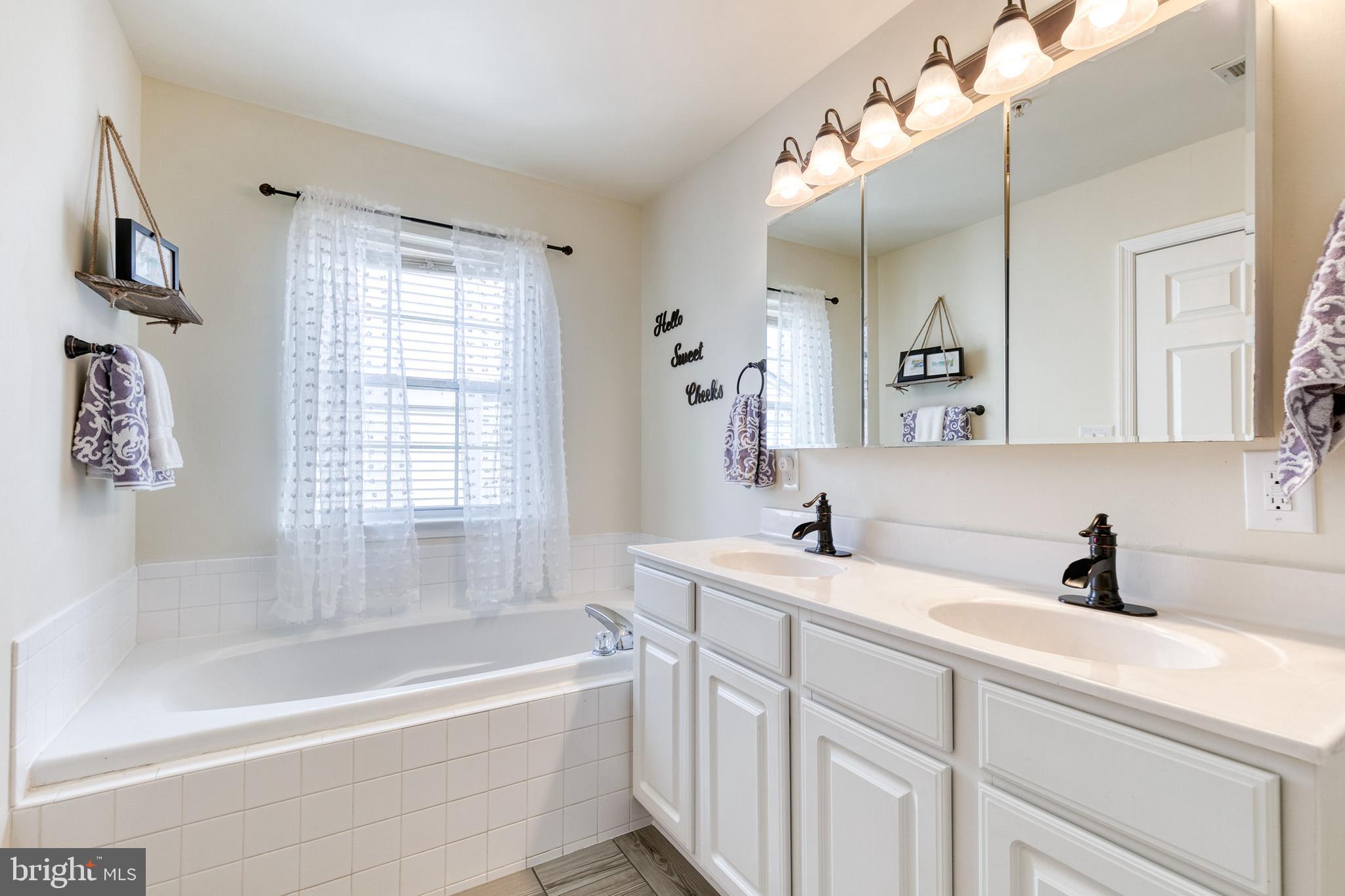 SEVEN OAKS - Residential