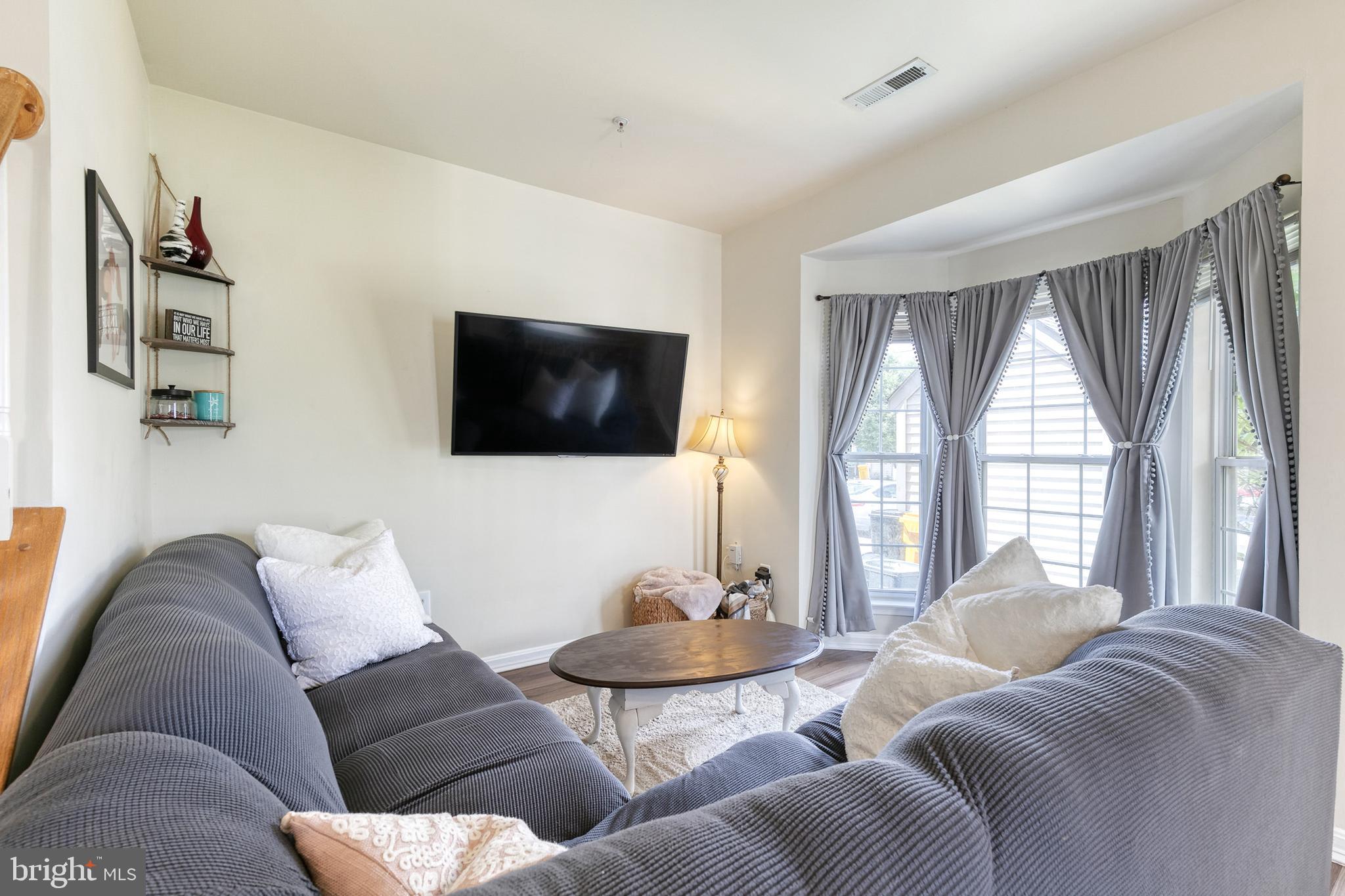 SEVEN OAKS - Residential