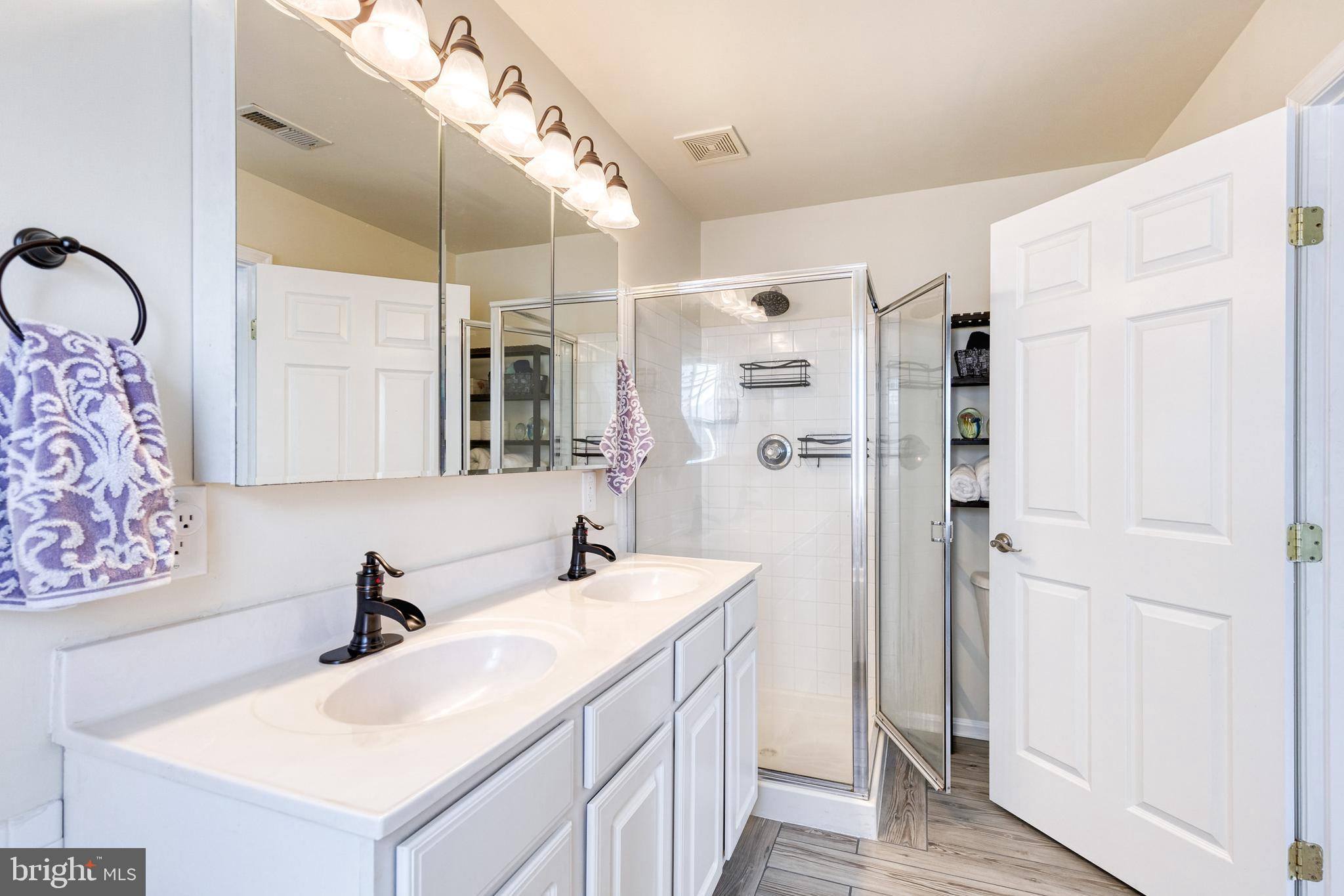 SEVEN OAKS - Residential