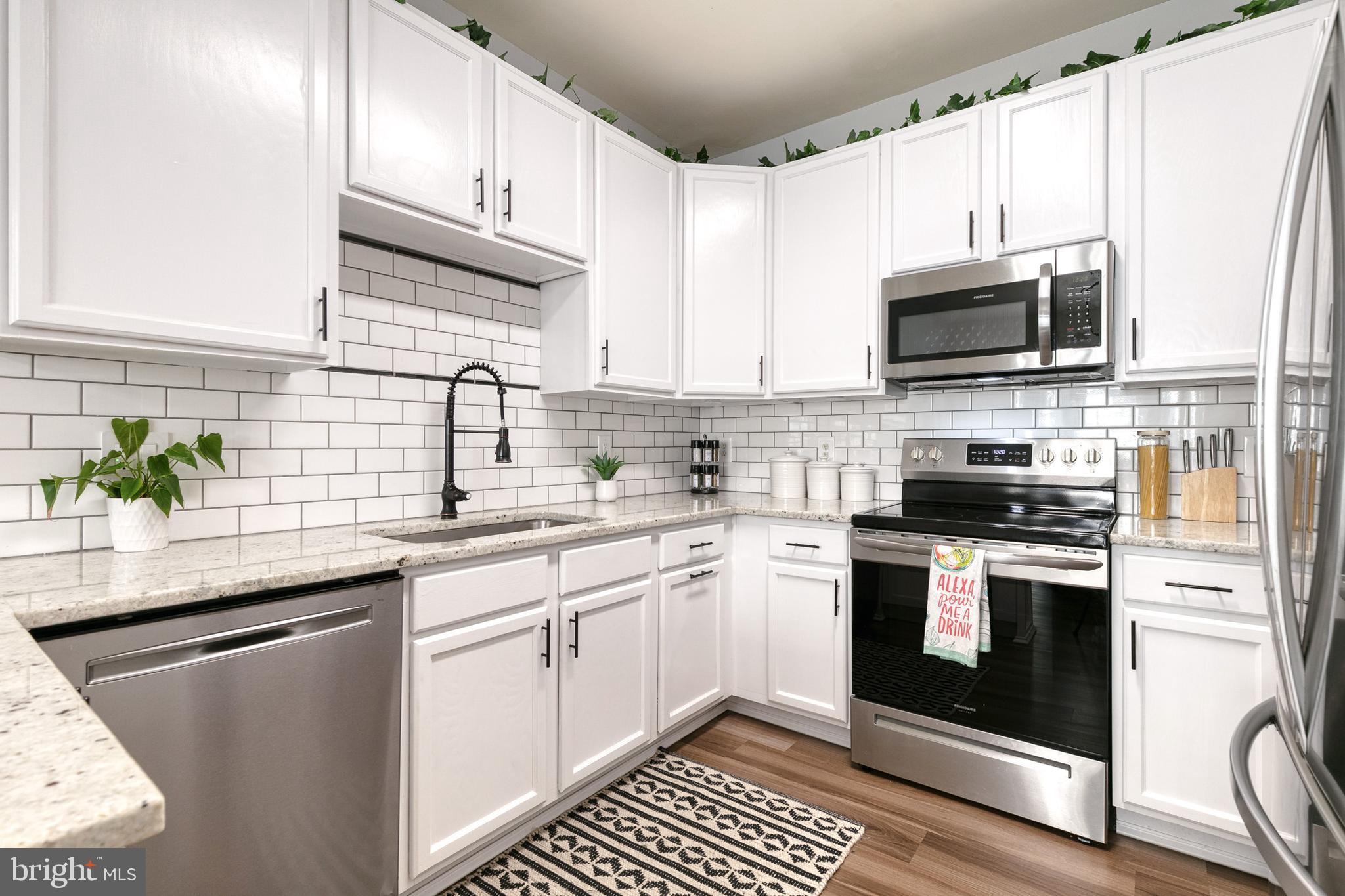 SEVEN OAKS - Residential