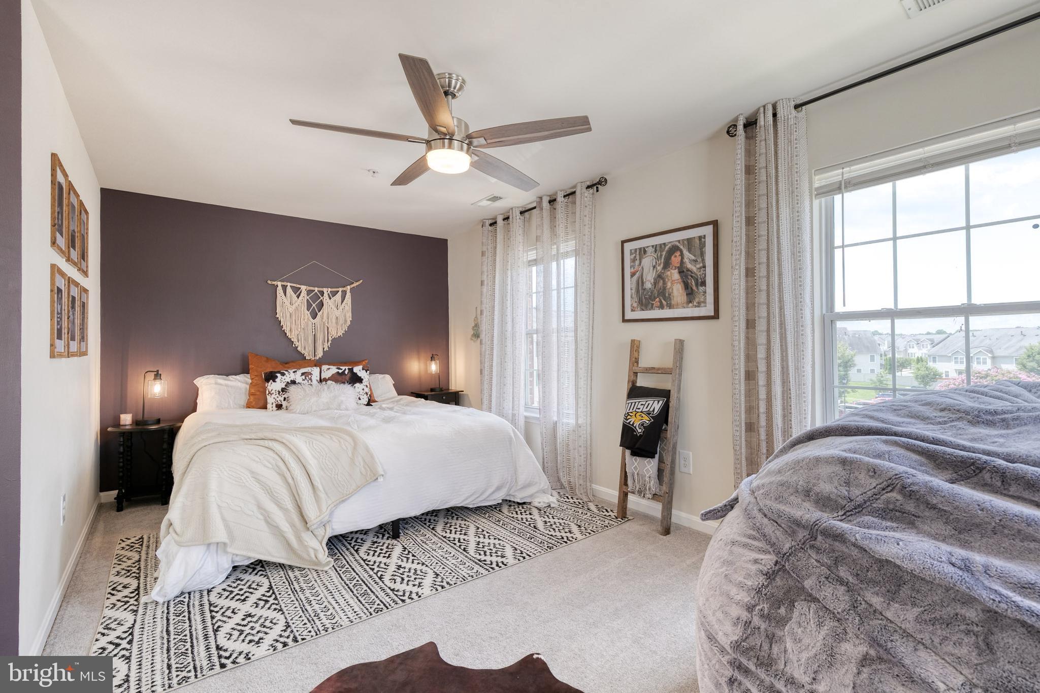 SEVEN OAKS - Residential