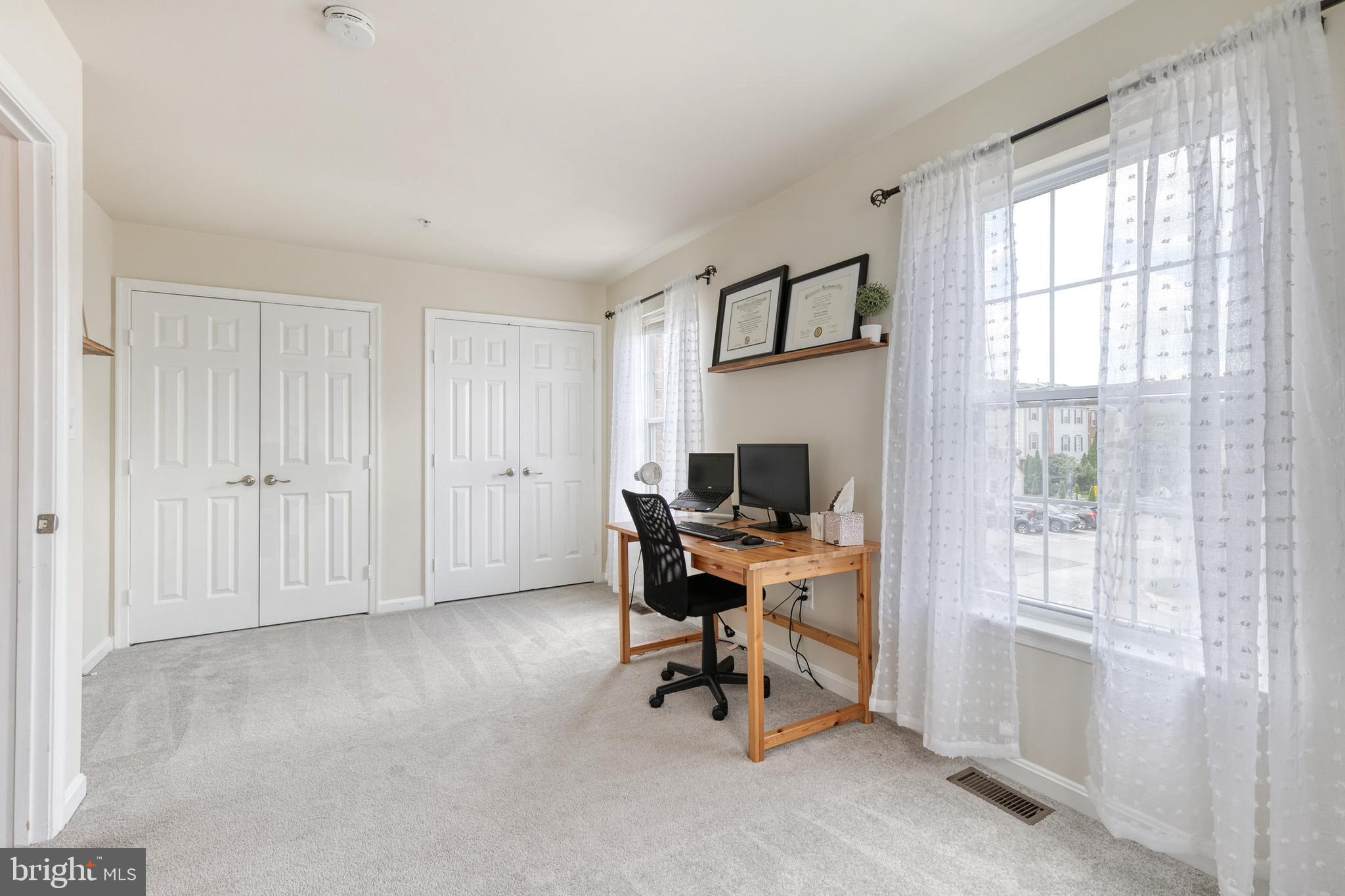 SEVEN OAKS - Residential