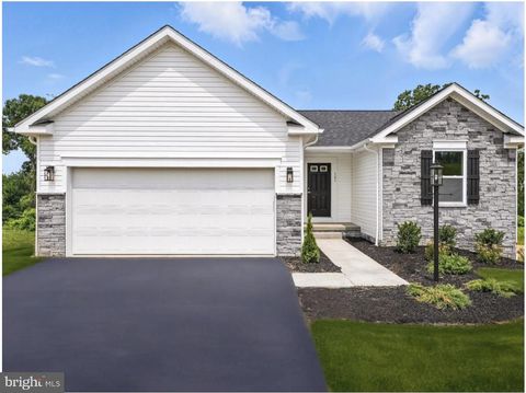 Homes For Sale - 100 Regent Circle<br/> HAGERSTOWN, MD 21742