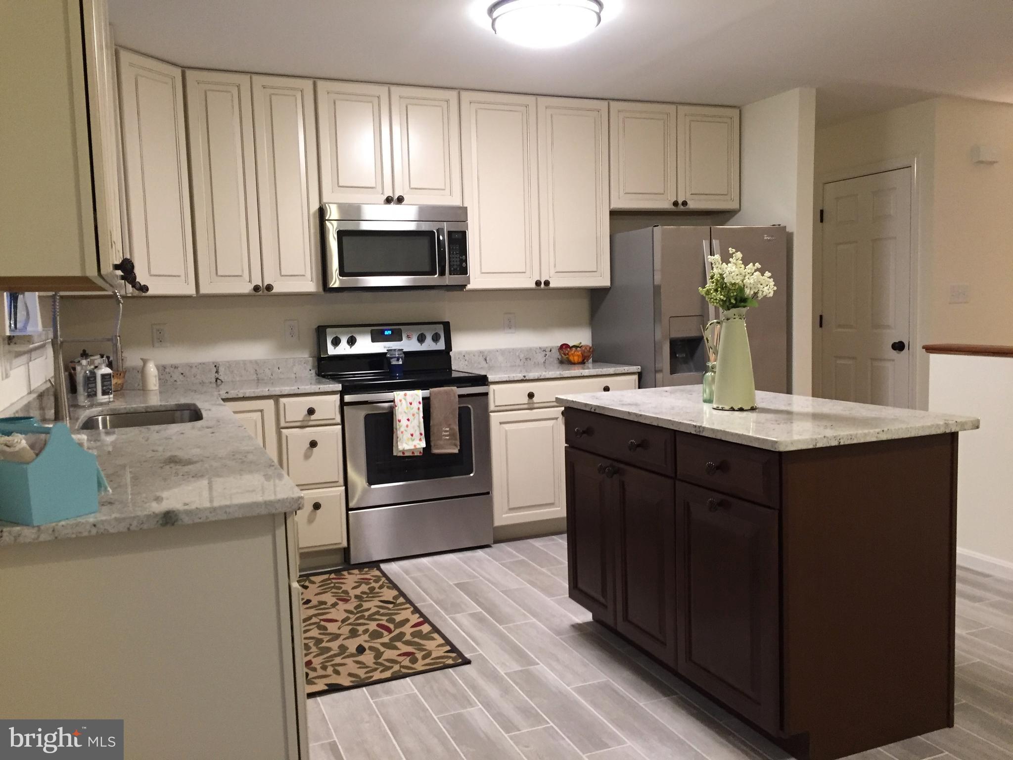 SARAHS CHOICE - Residential