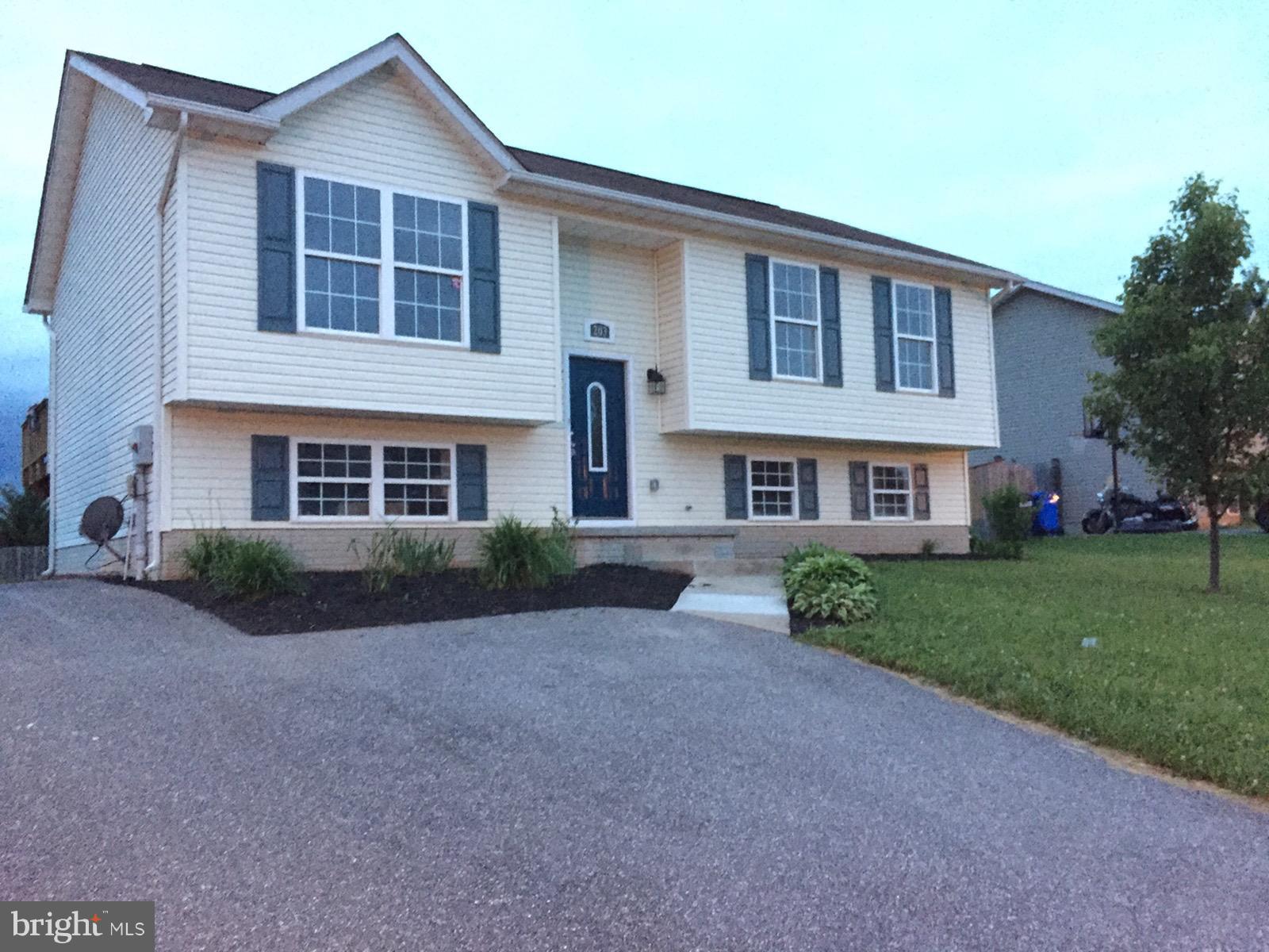 SARAHS CHOICE - Residential