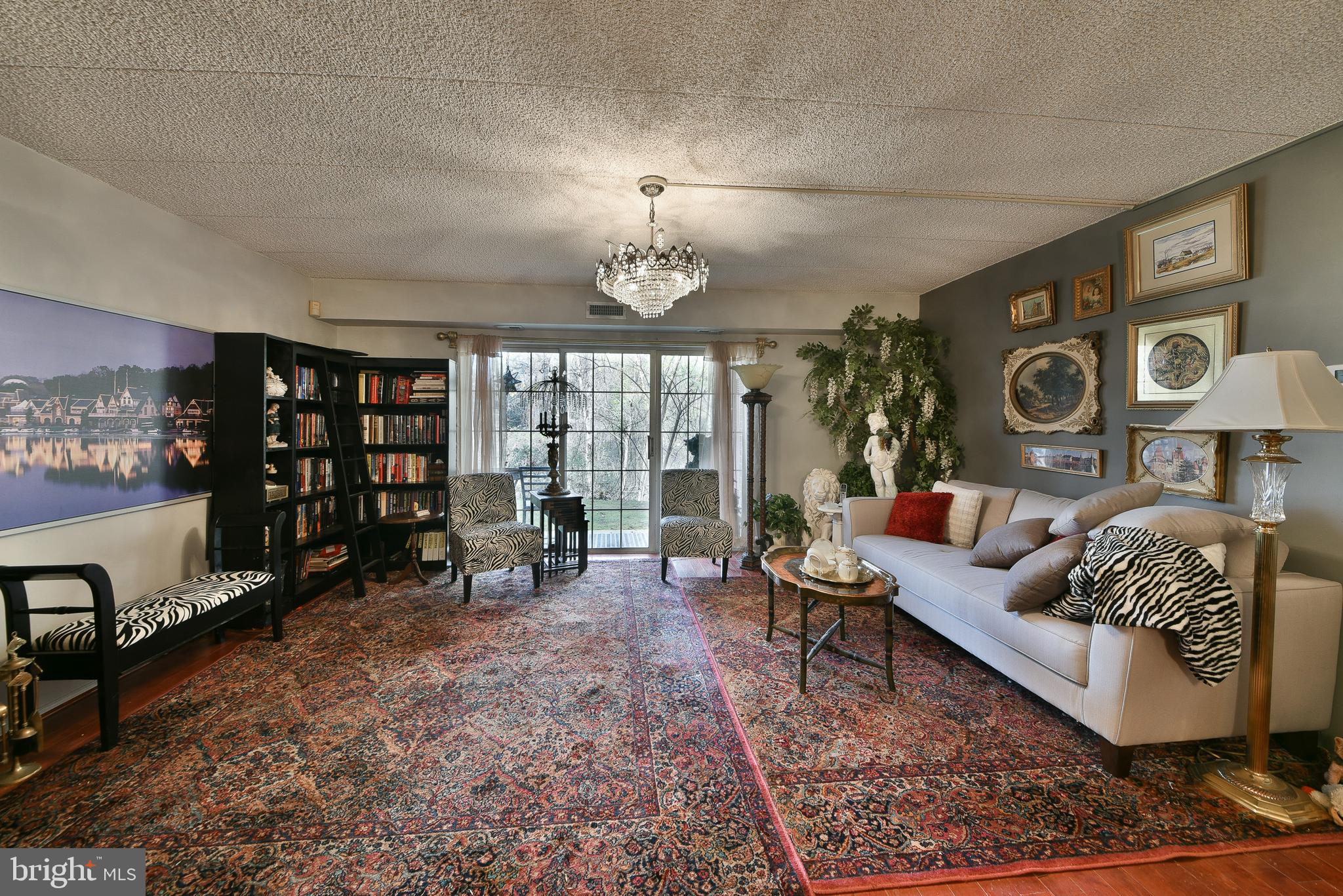 VALLEY GLEN - Residential