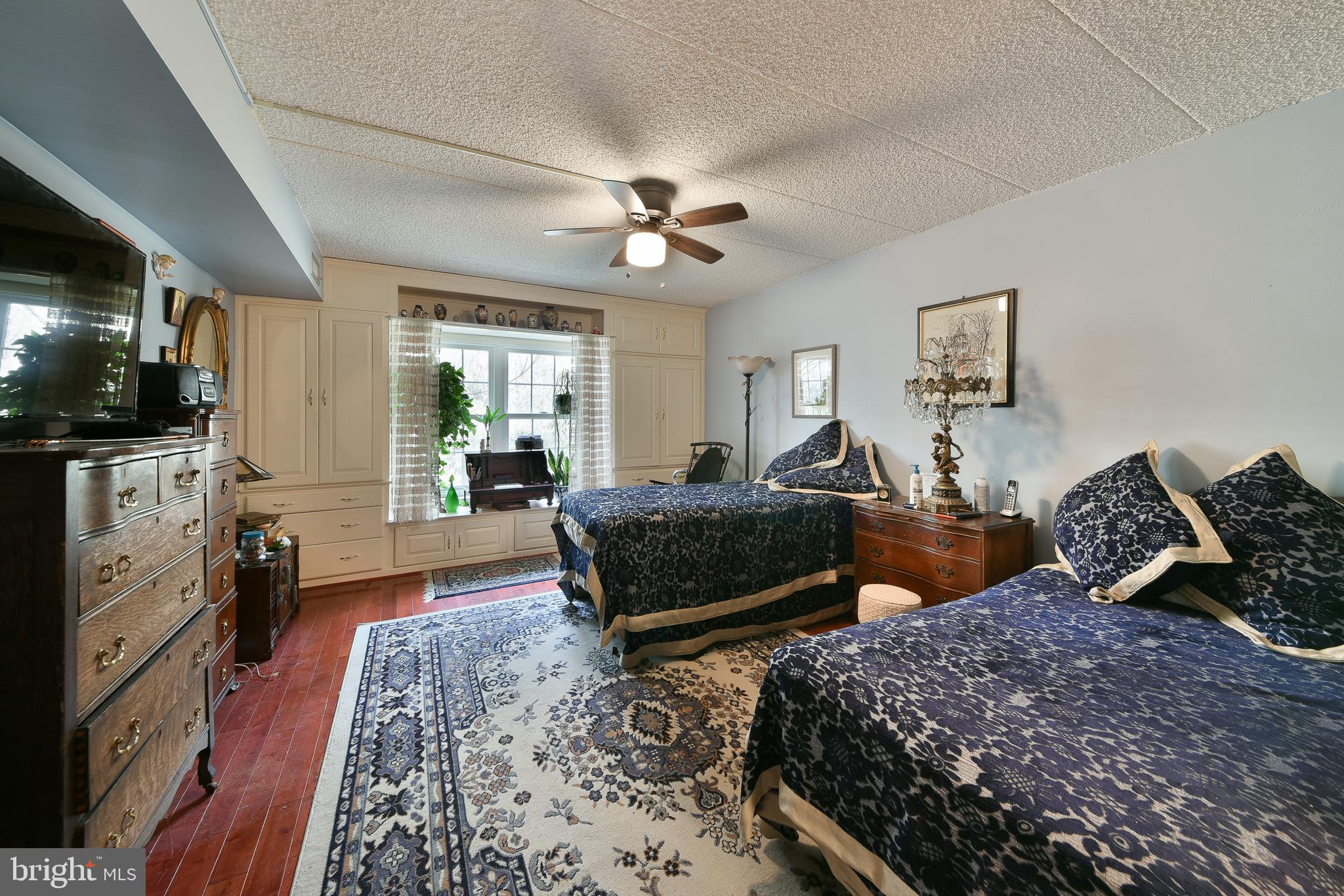 VALLEY GLEN - Residential