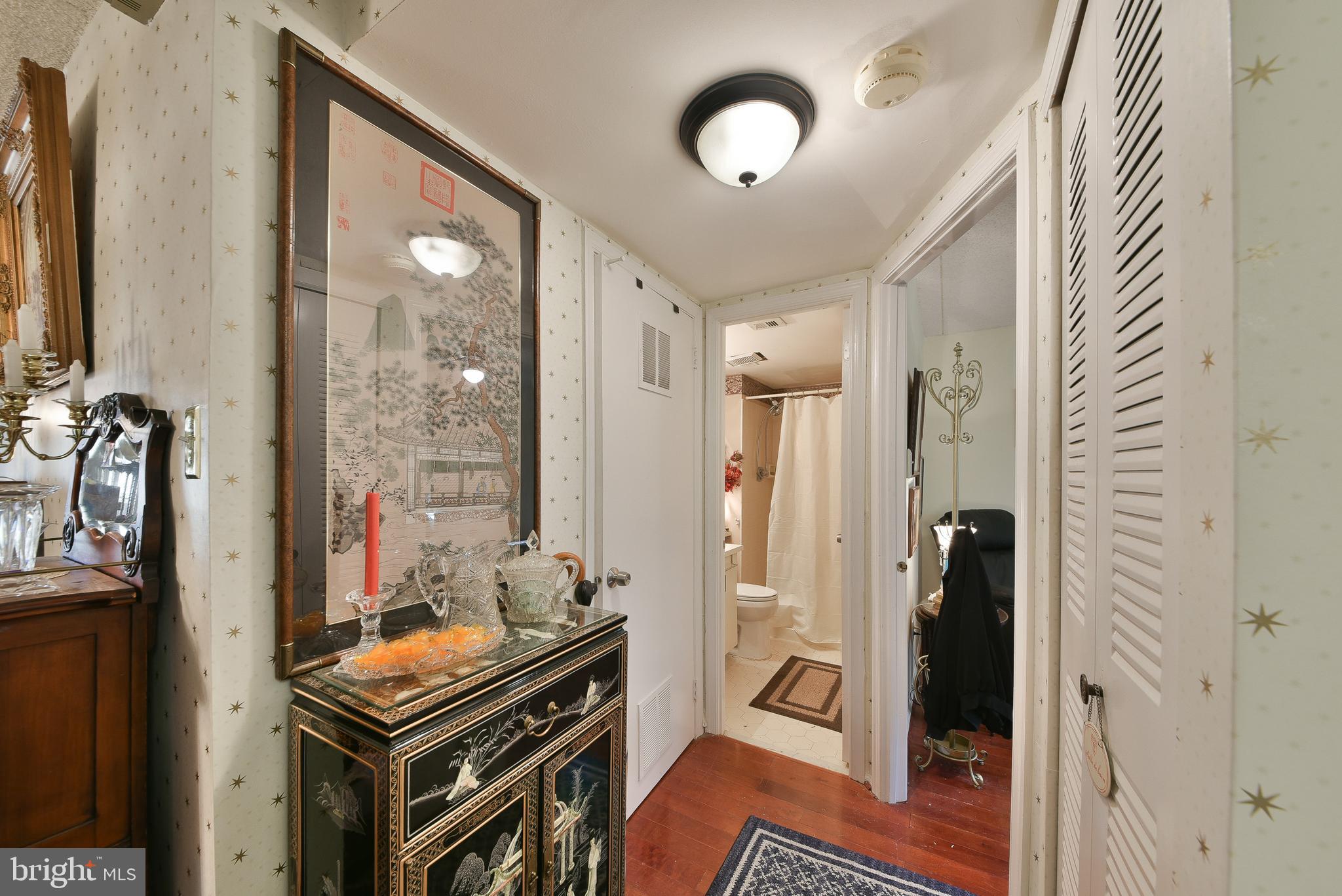 VALLEY GLEN - Residential