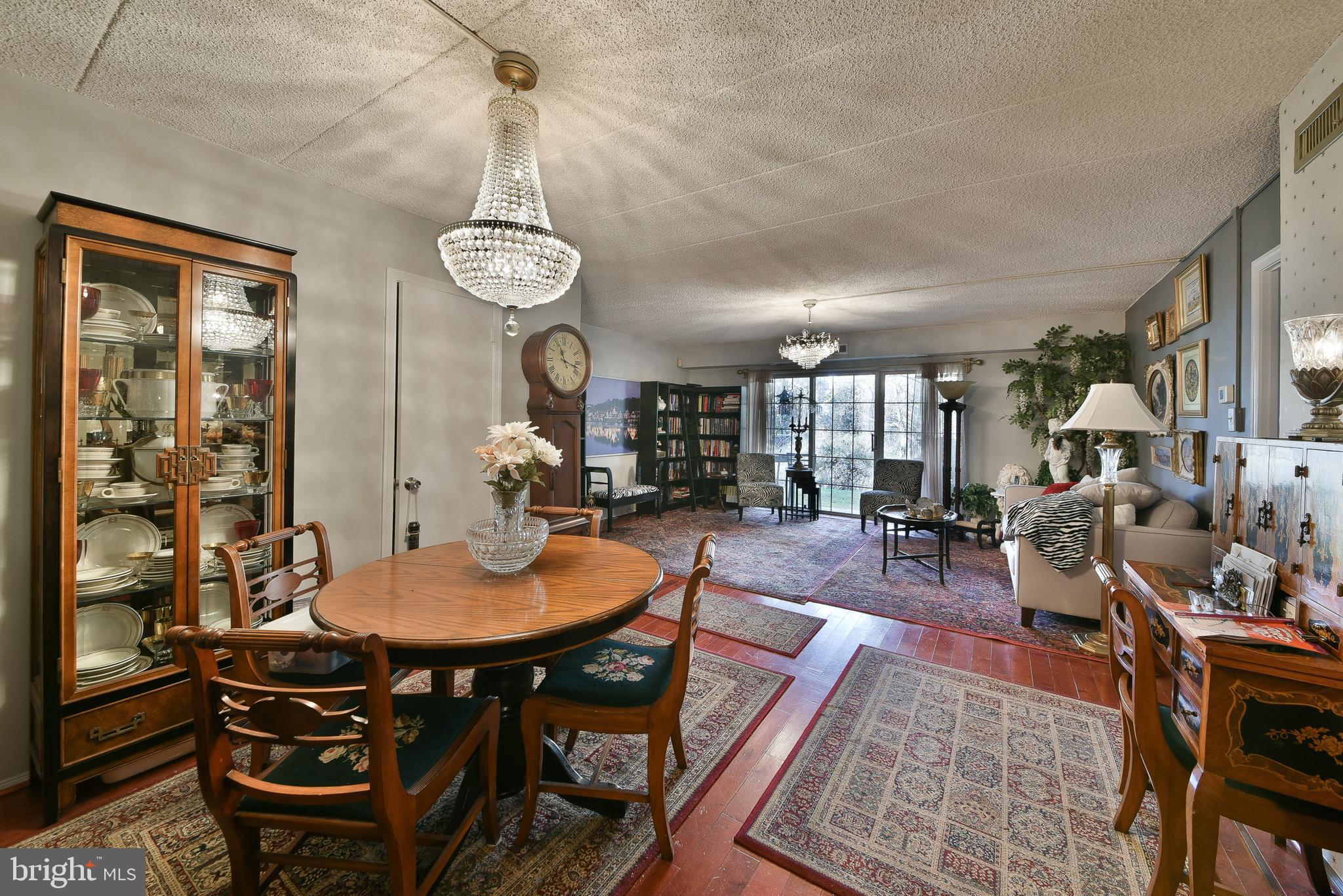 VALLEY GLEN - Residential