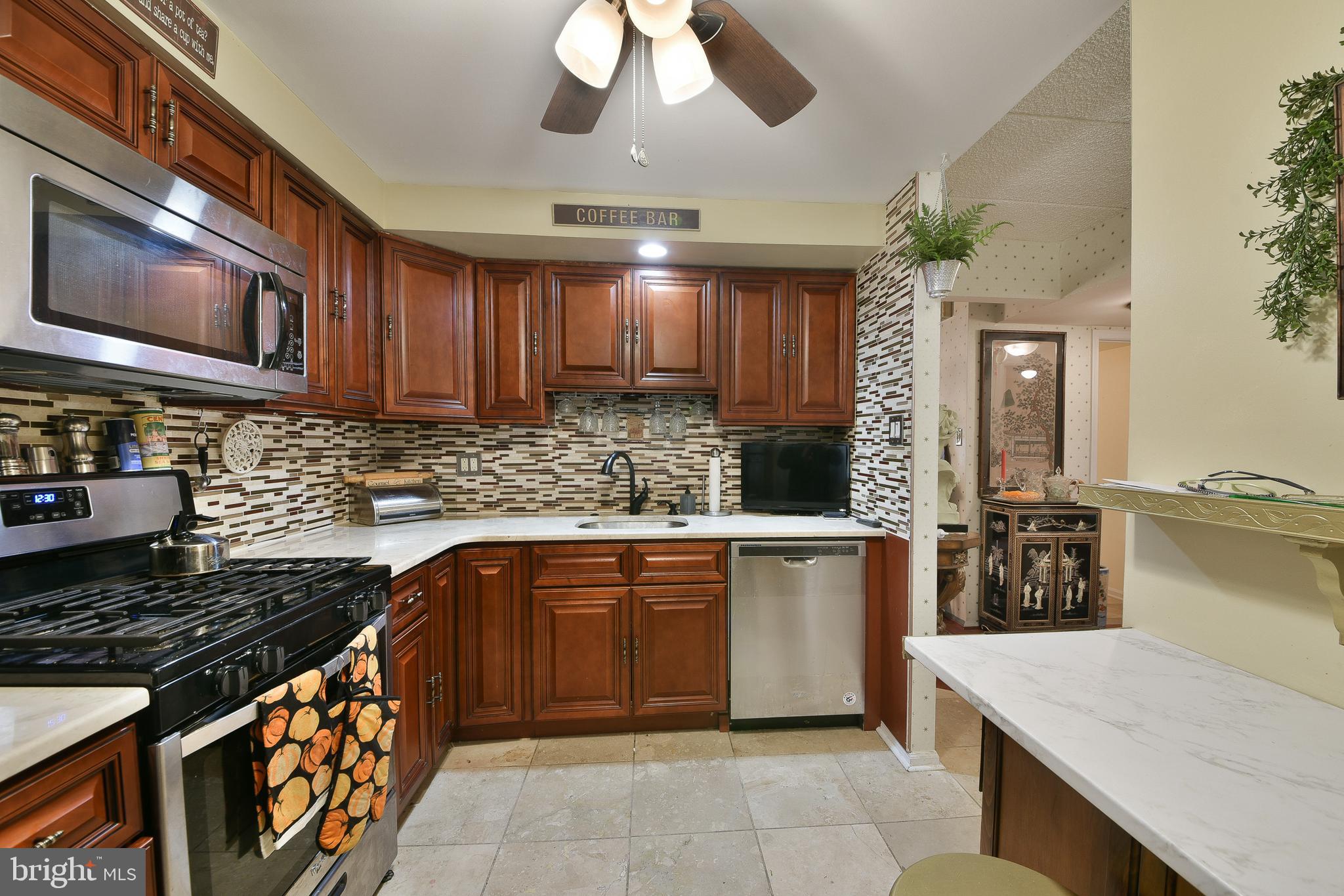 VALLEY GLEN - Residential