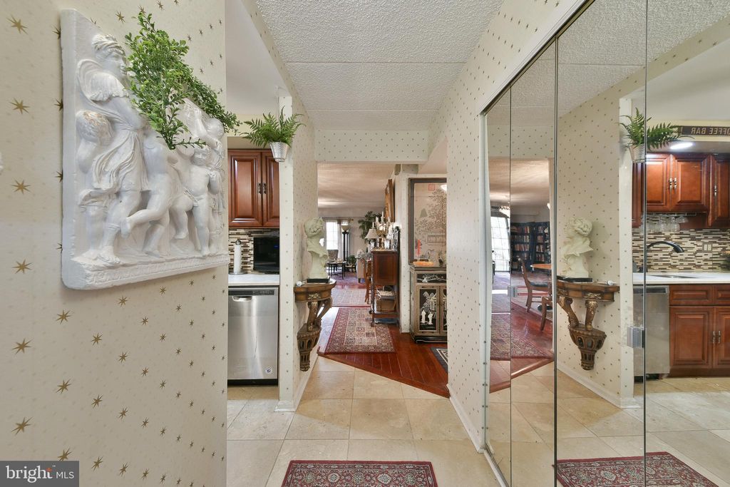 Photo of 1005 Valley Glen Road #237, ELKINS PARK, PA 19027 (MLS # PAMC2162028)