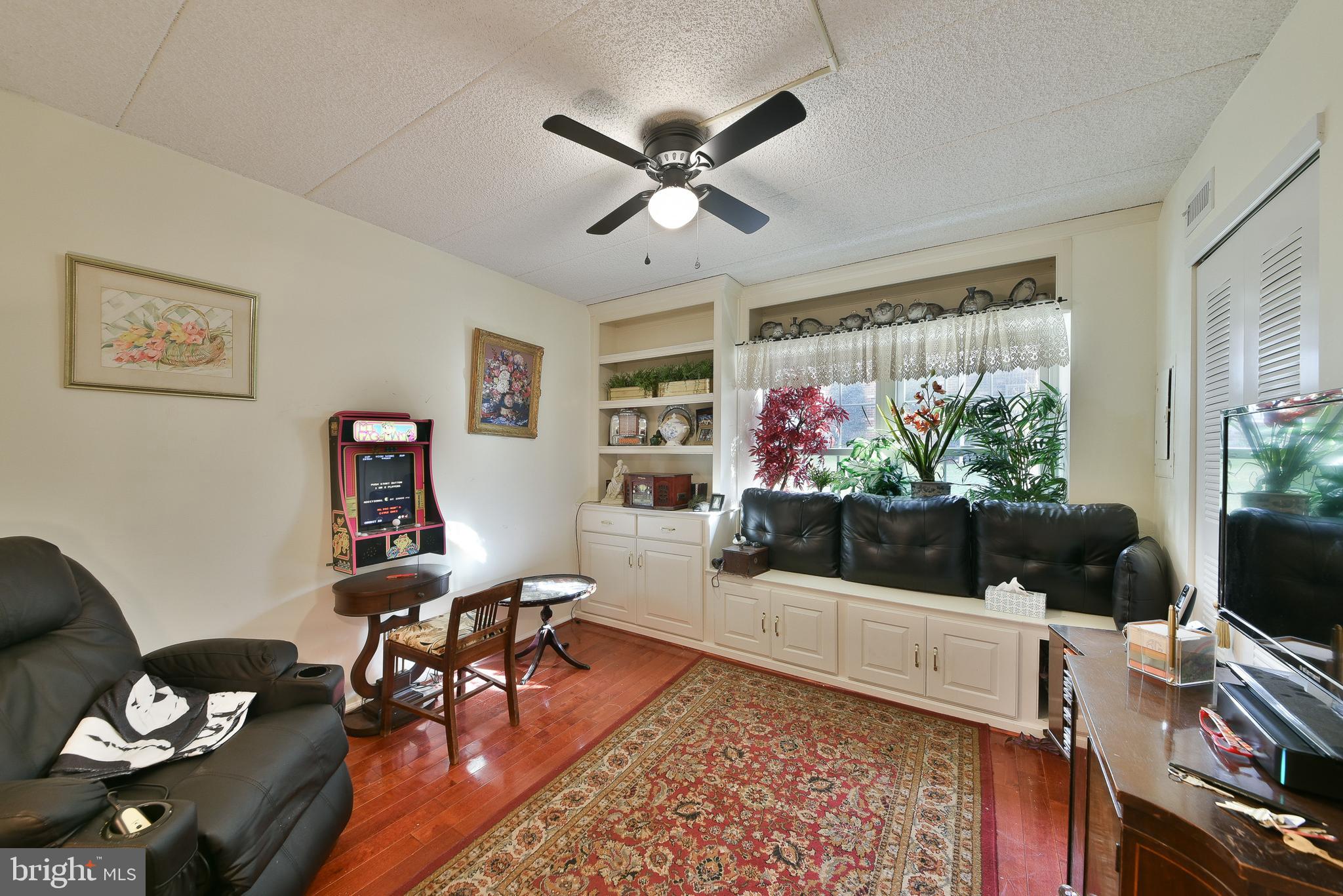 VALLEY GLEN - Residential