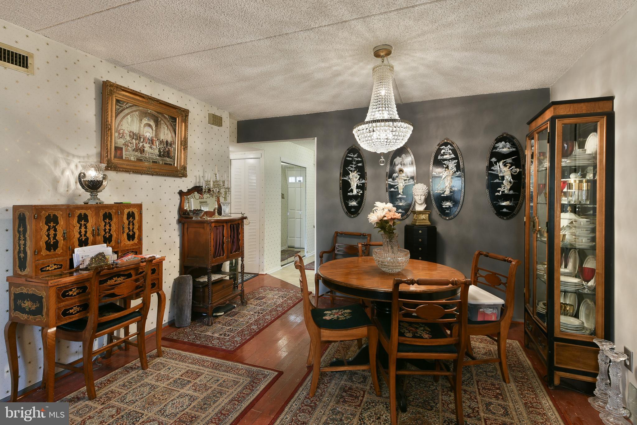 VALLEY GLEN - Residential