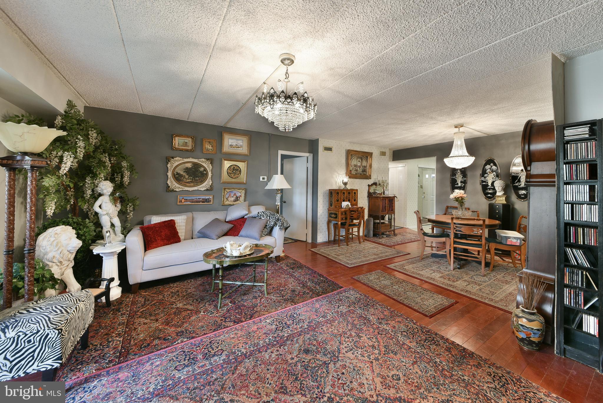 VALLEY GLEN - Residential