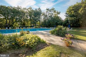 VALLEY GLEN - Residential