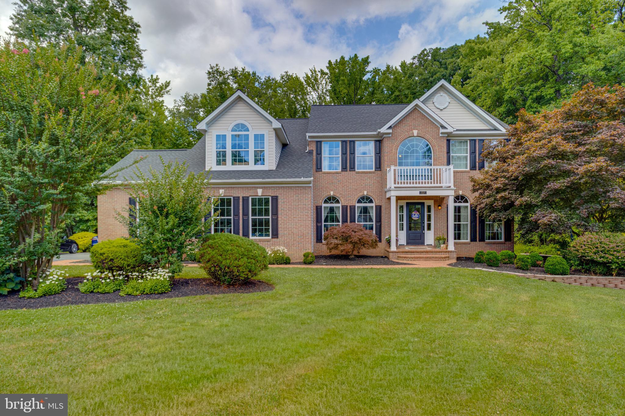2320 QUEENSBURY DRIVE