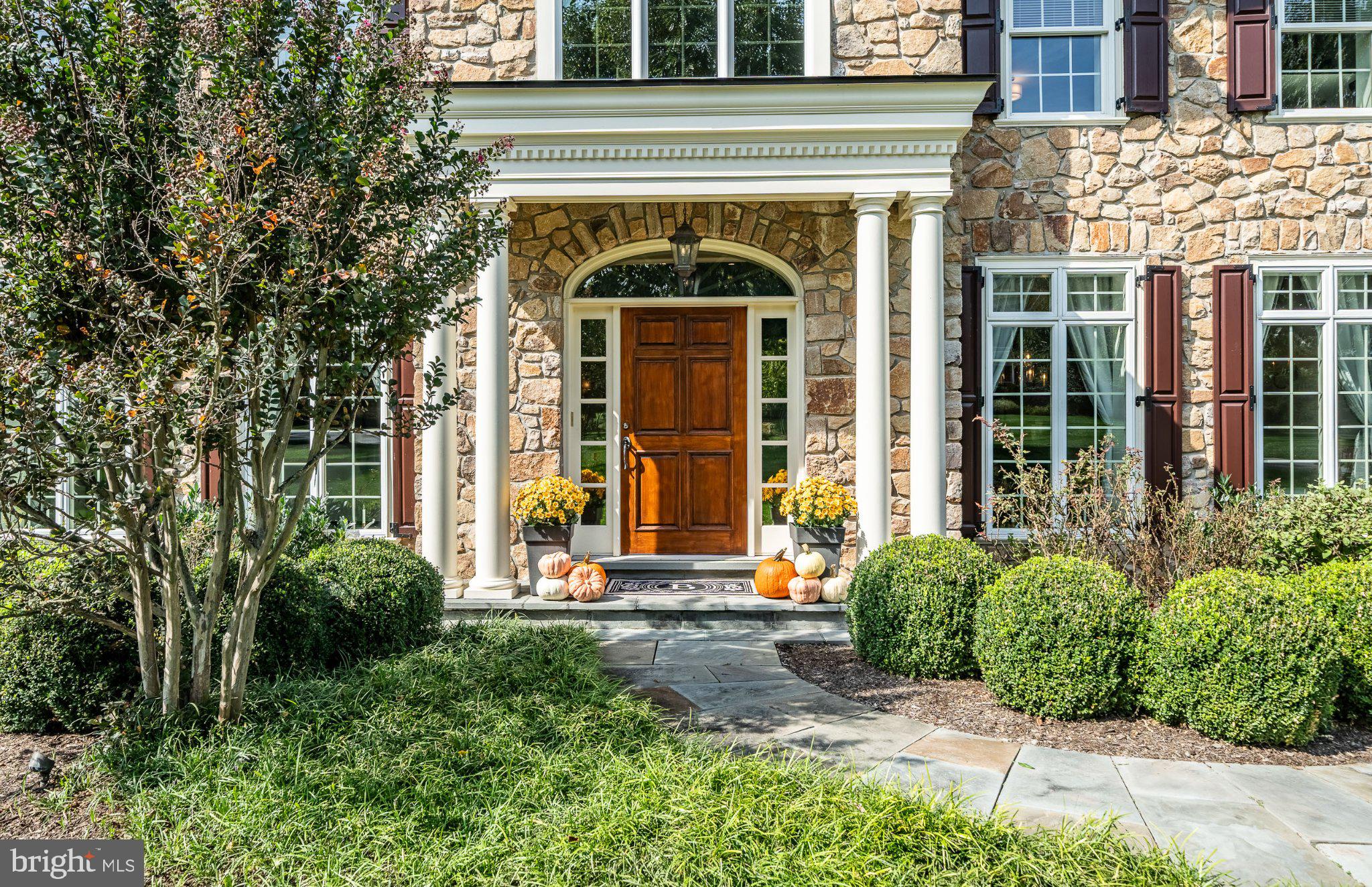 132 WAVERLY CIRCLE