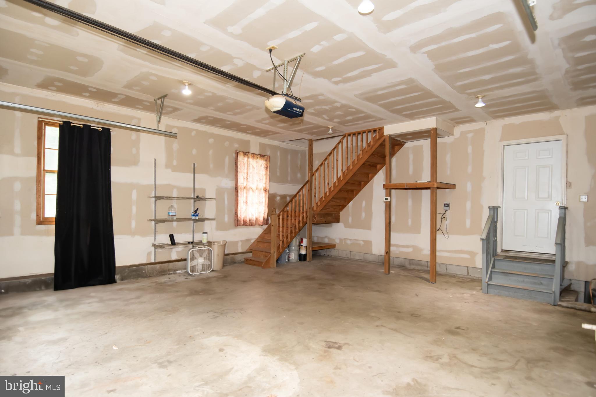 COUNTRYSIDE - Residential