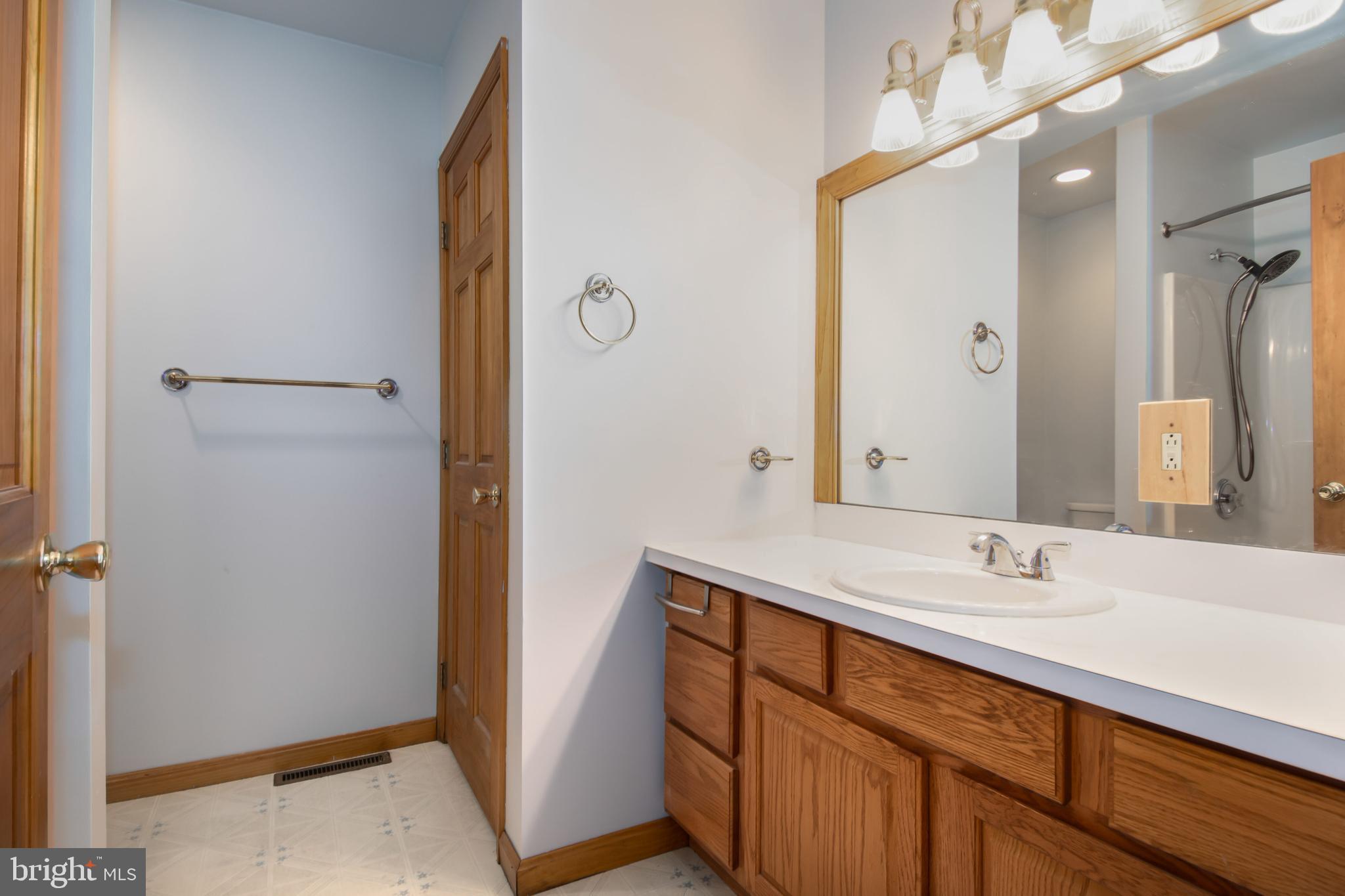 COUNTRYSIDE - Residential