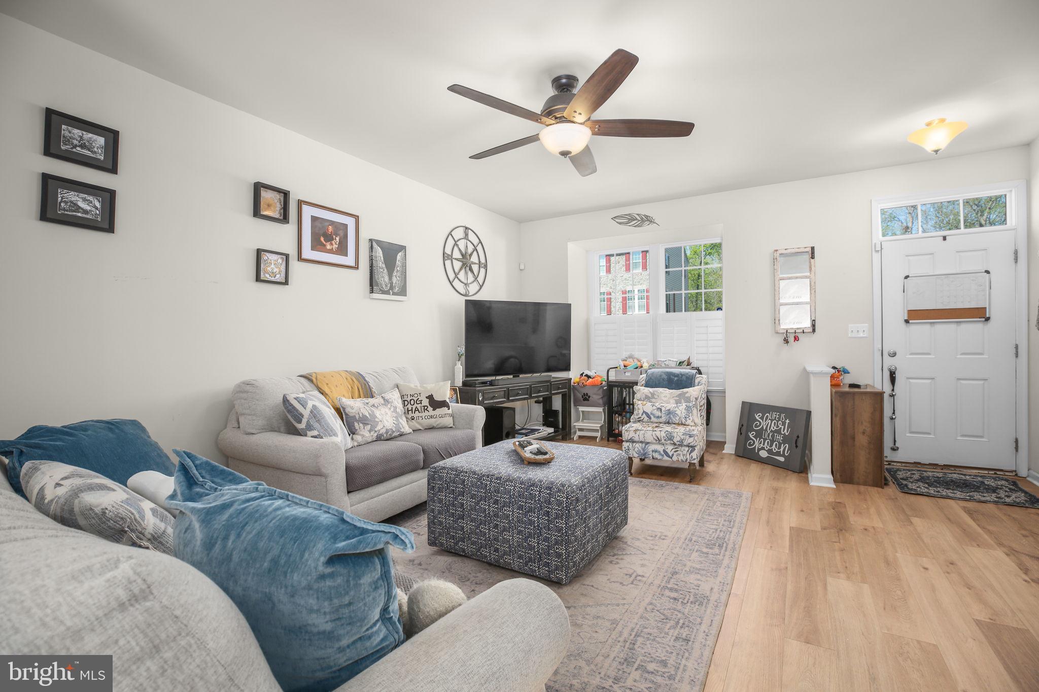 LAFAYETTE CROSSING - Residential