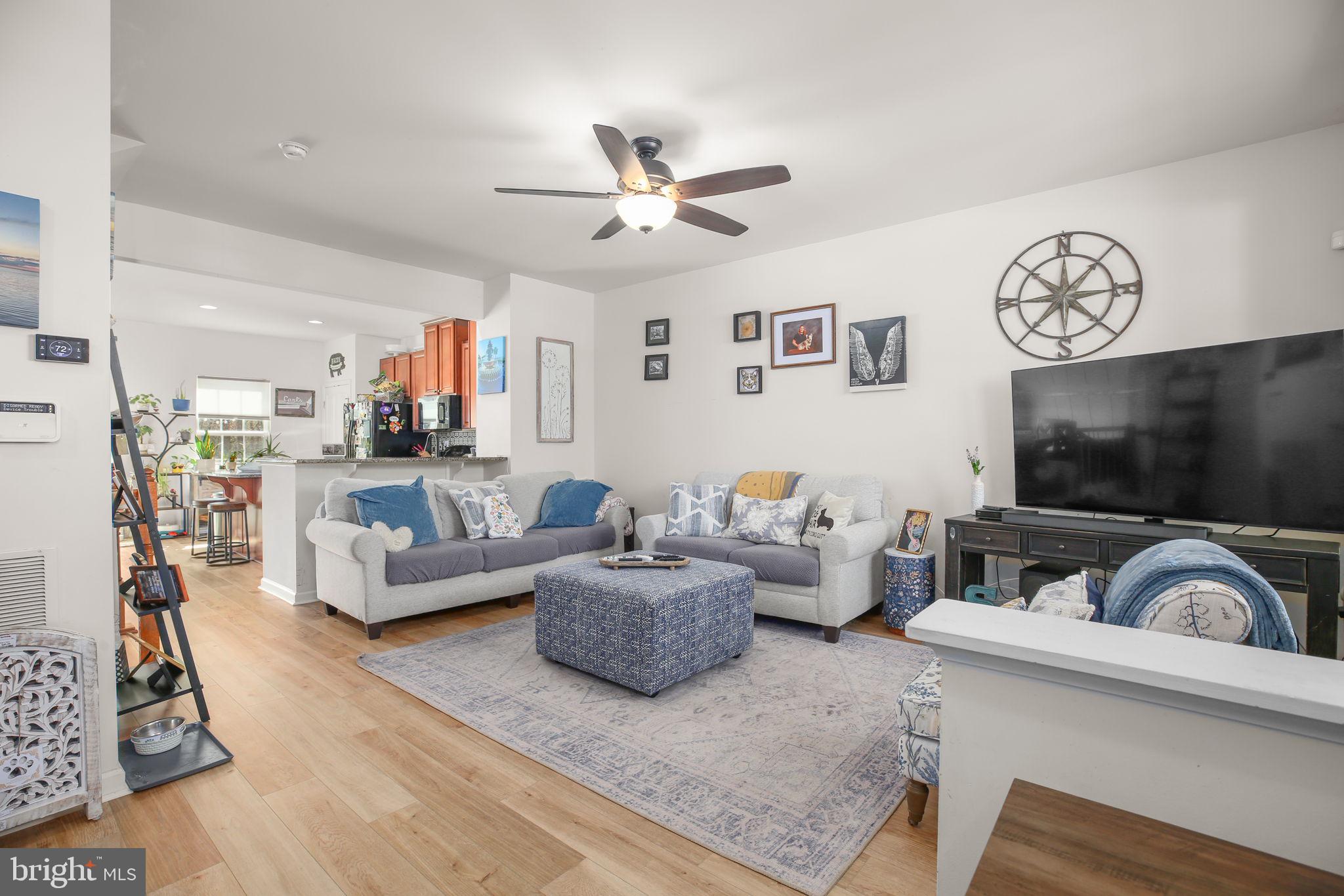 LAFAYETTE CROSSING - Residential