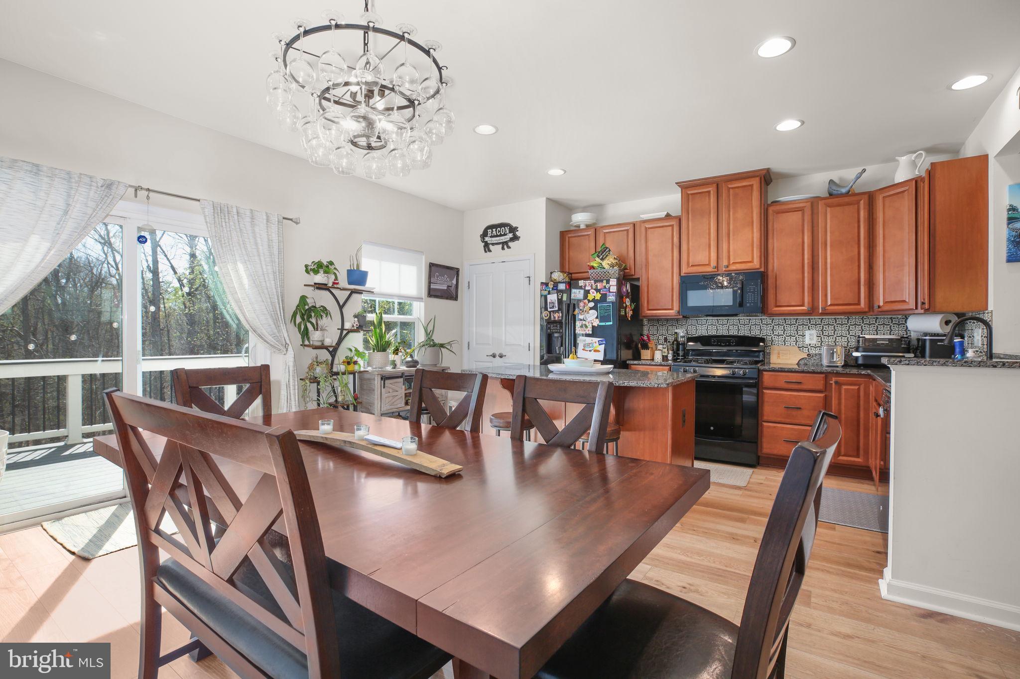 LAFAYETTE CROSSING - Residential