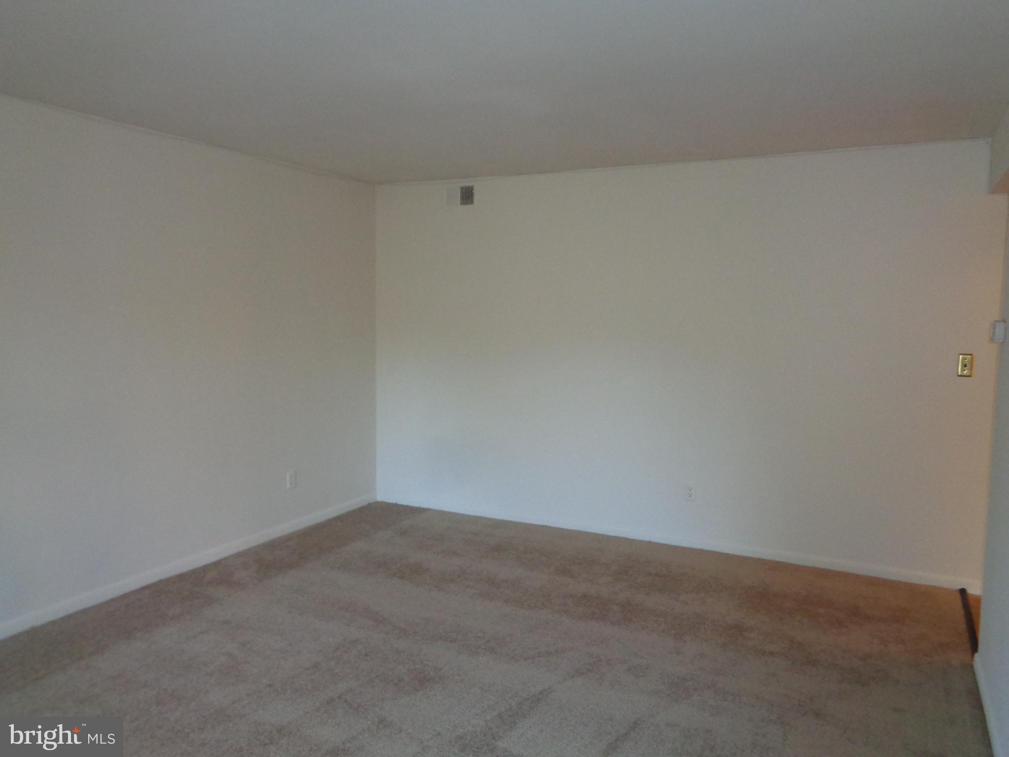 6 BAILIFFS COURT 301