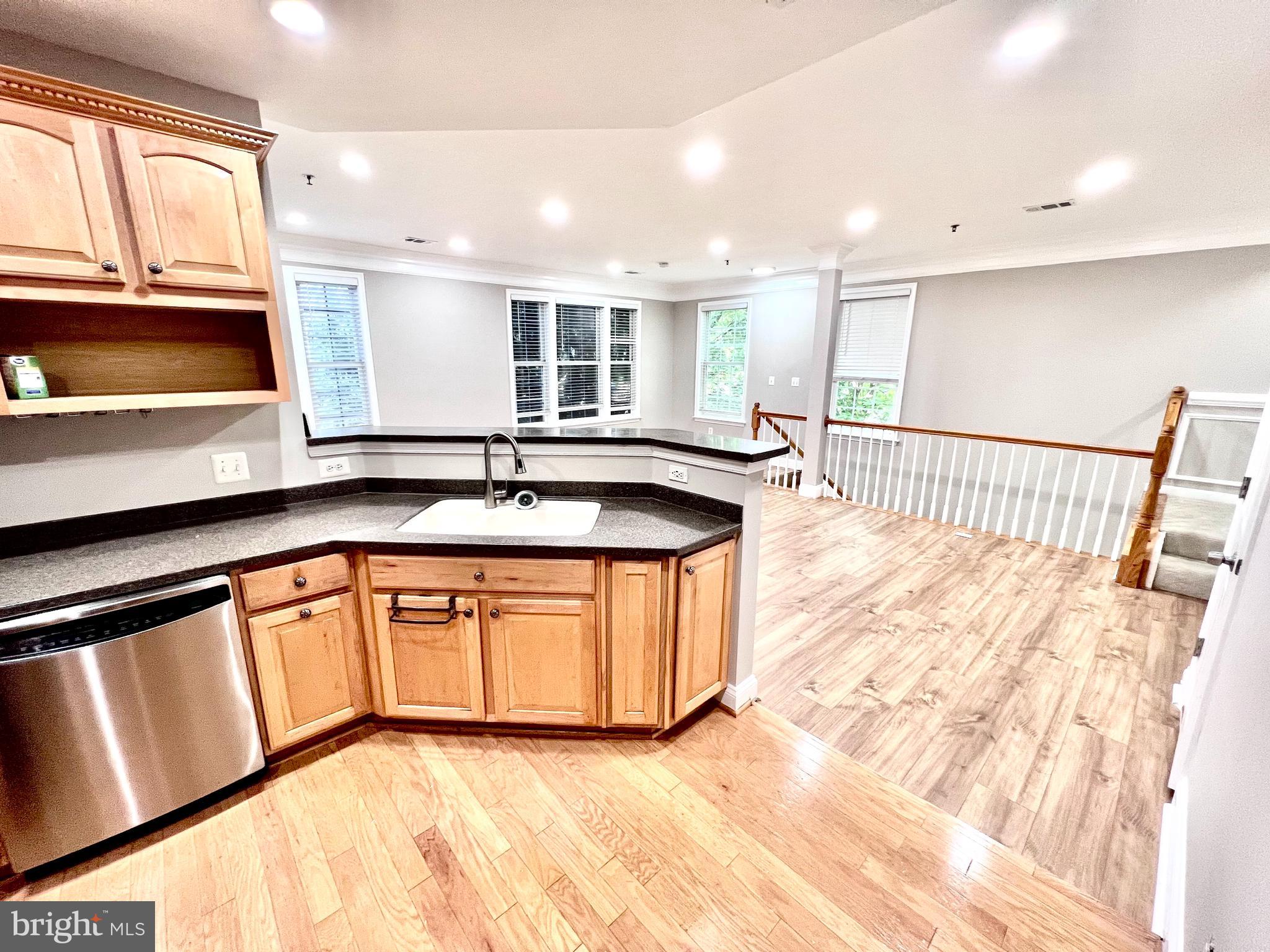 GROVETON WOODS - Residential