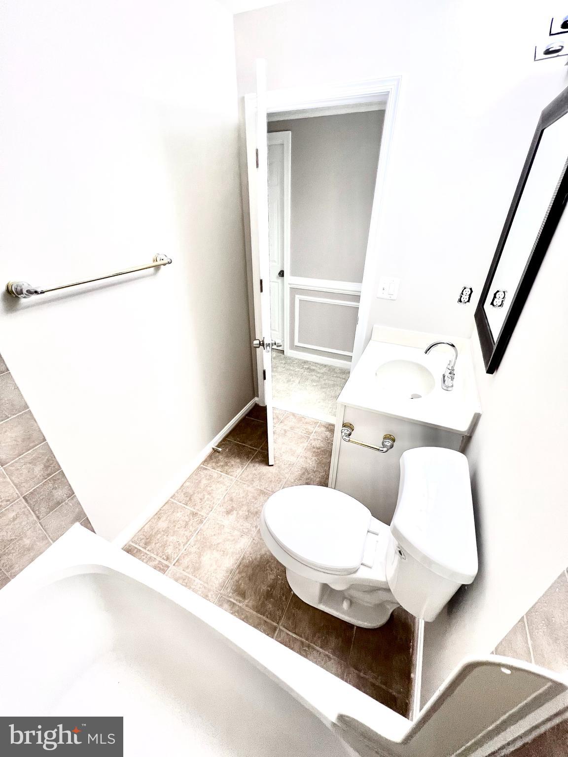 GROVETON WOODS - Residential