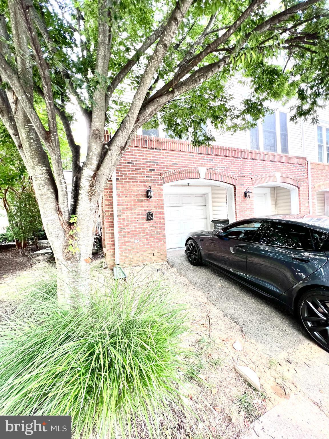 GROVETON WOODS - Residential