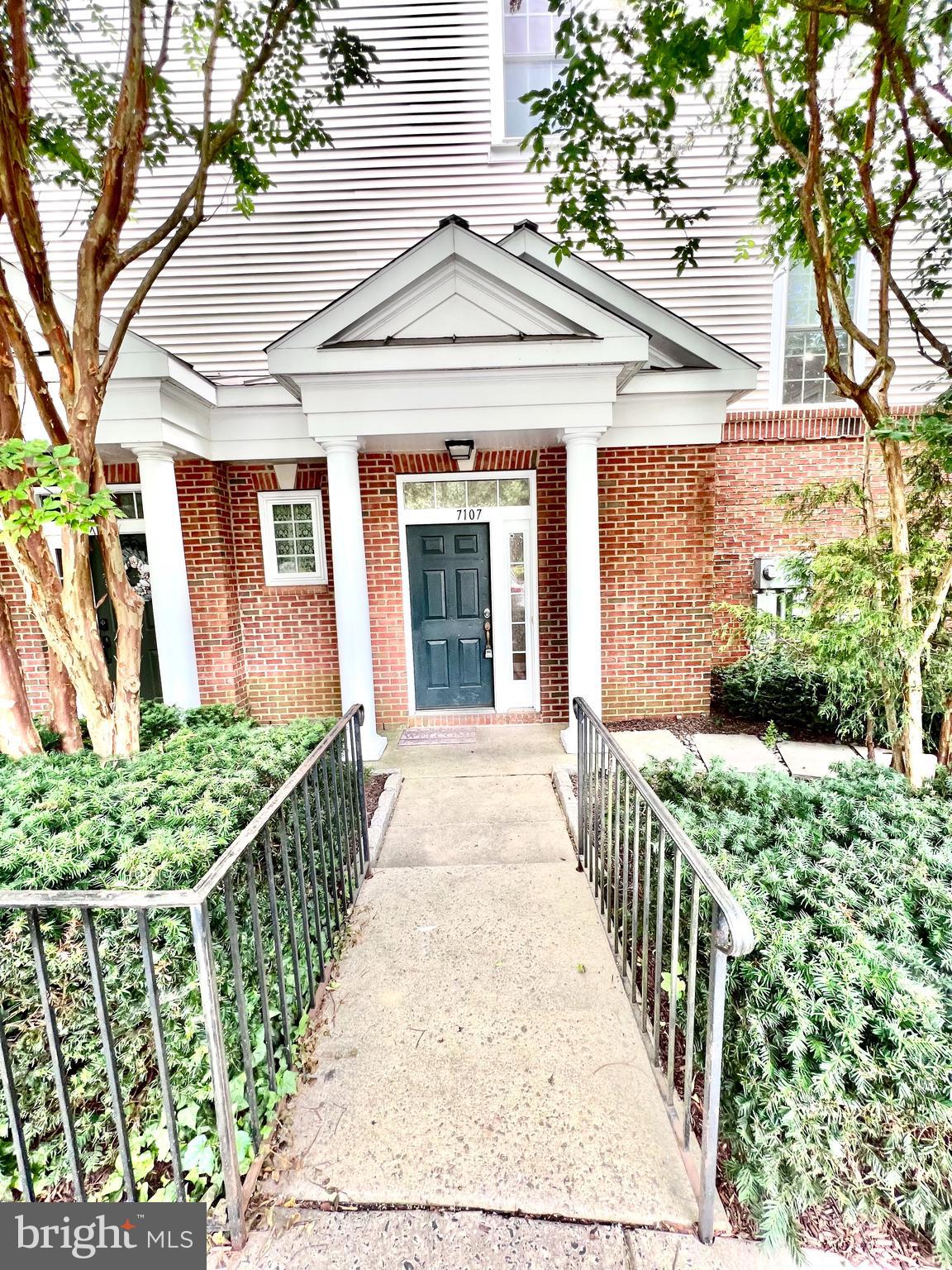 GROVETON WOODS - Residential